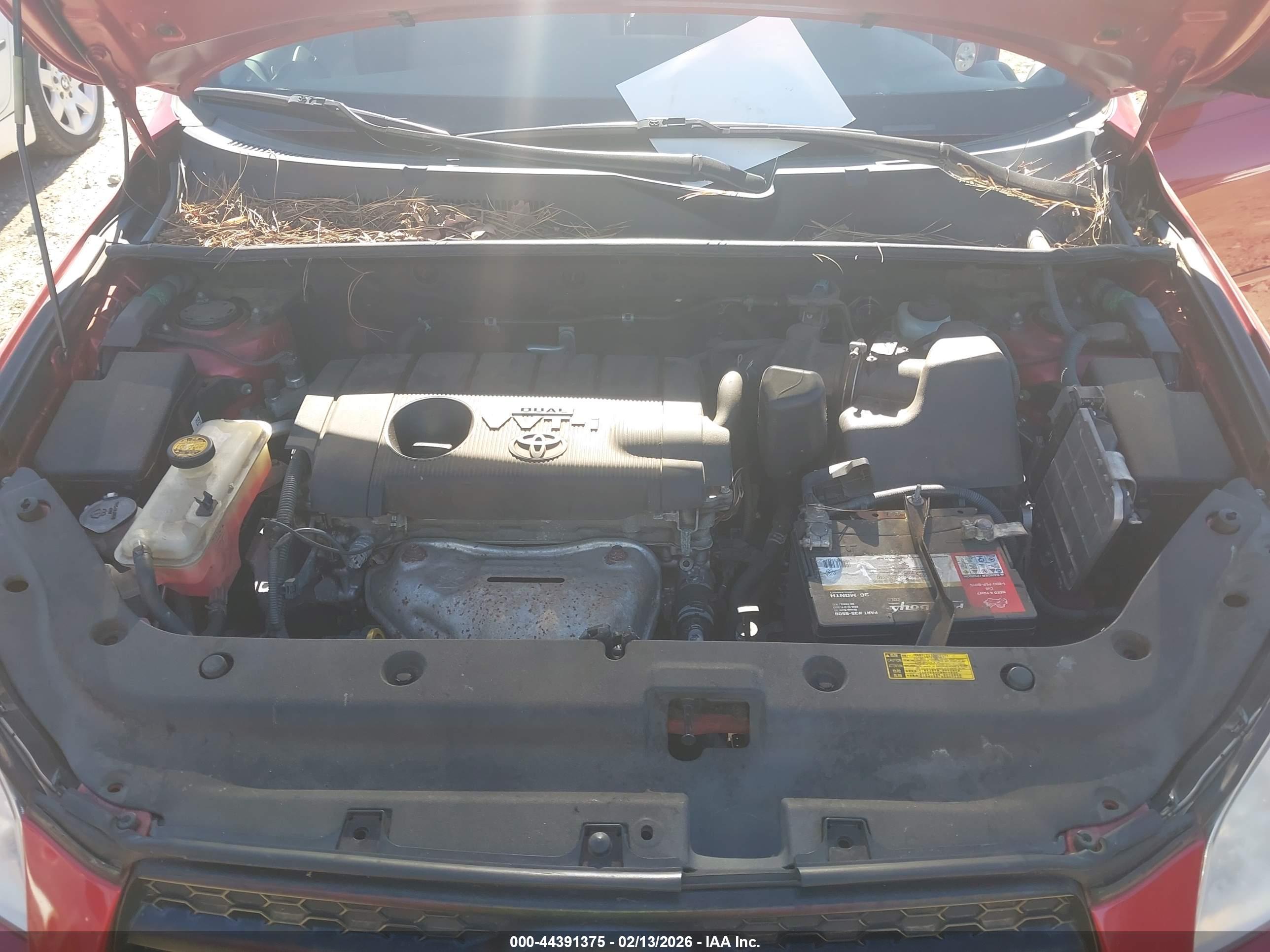 TOYOTA RAV4 image 10