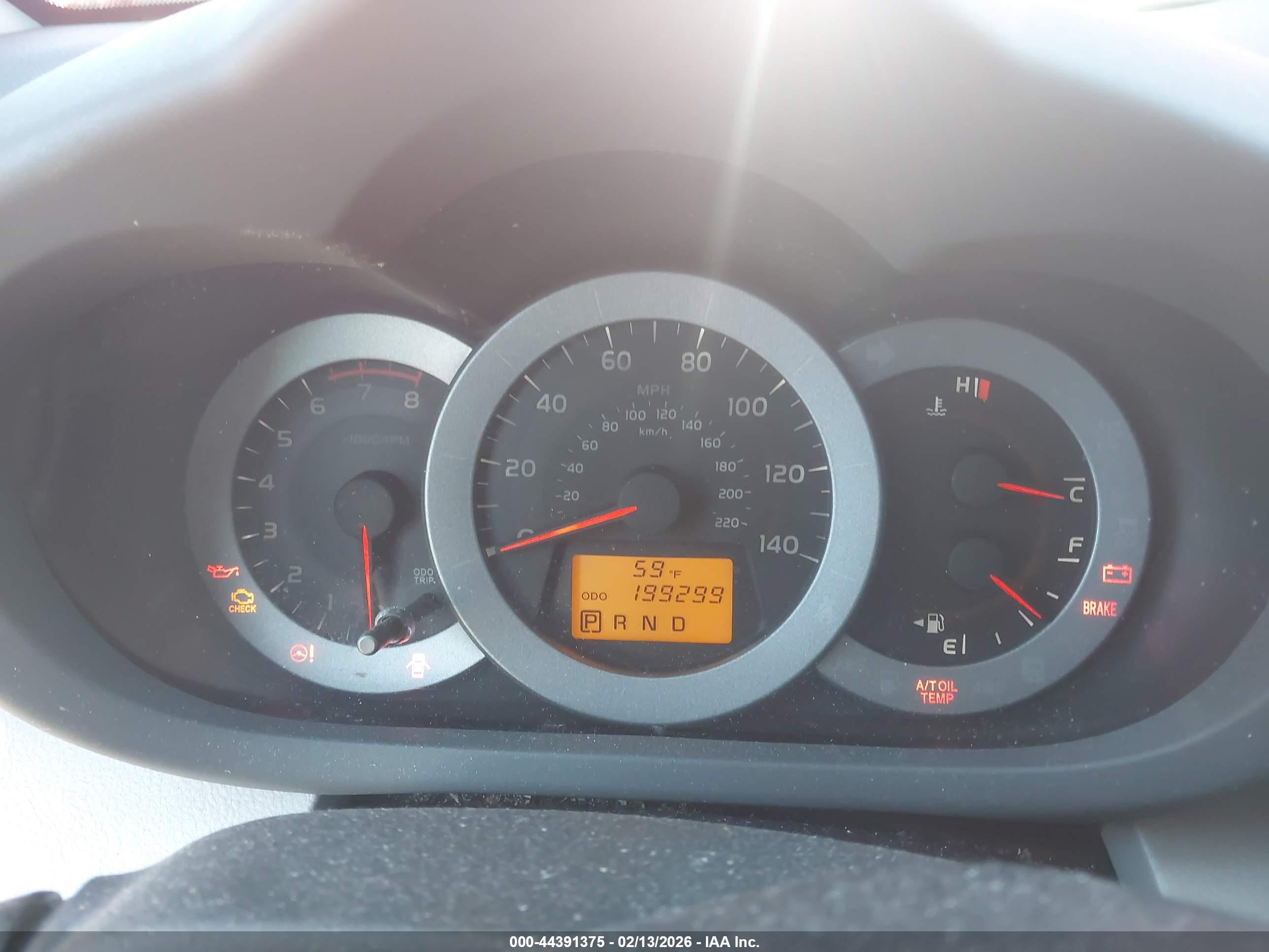 TOYOTA RAV4 image 7