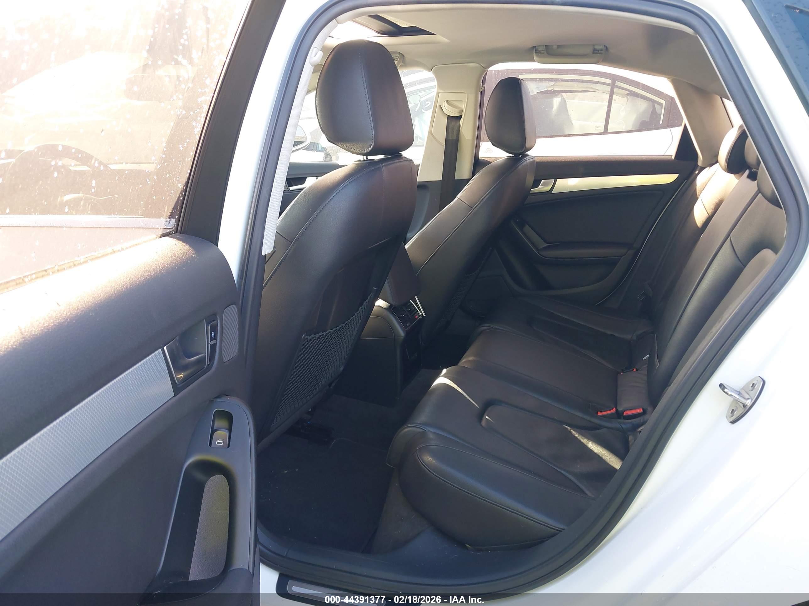 AUDI A4 image 8