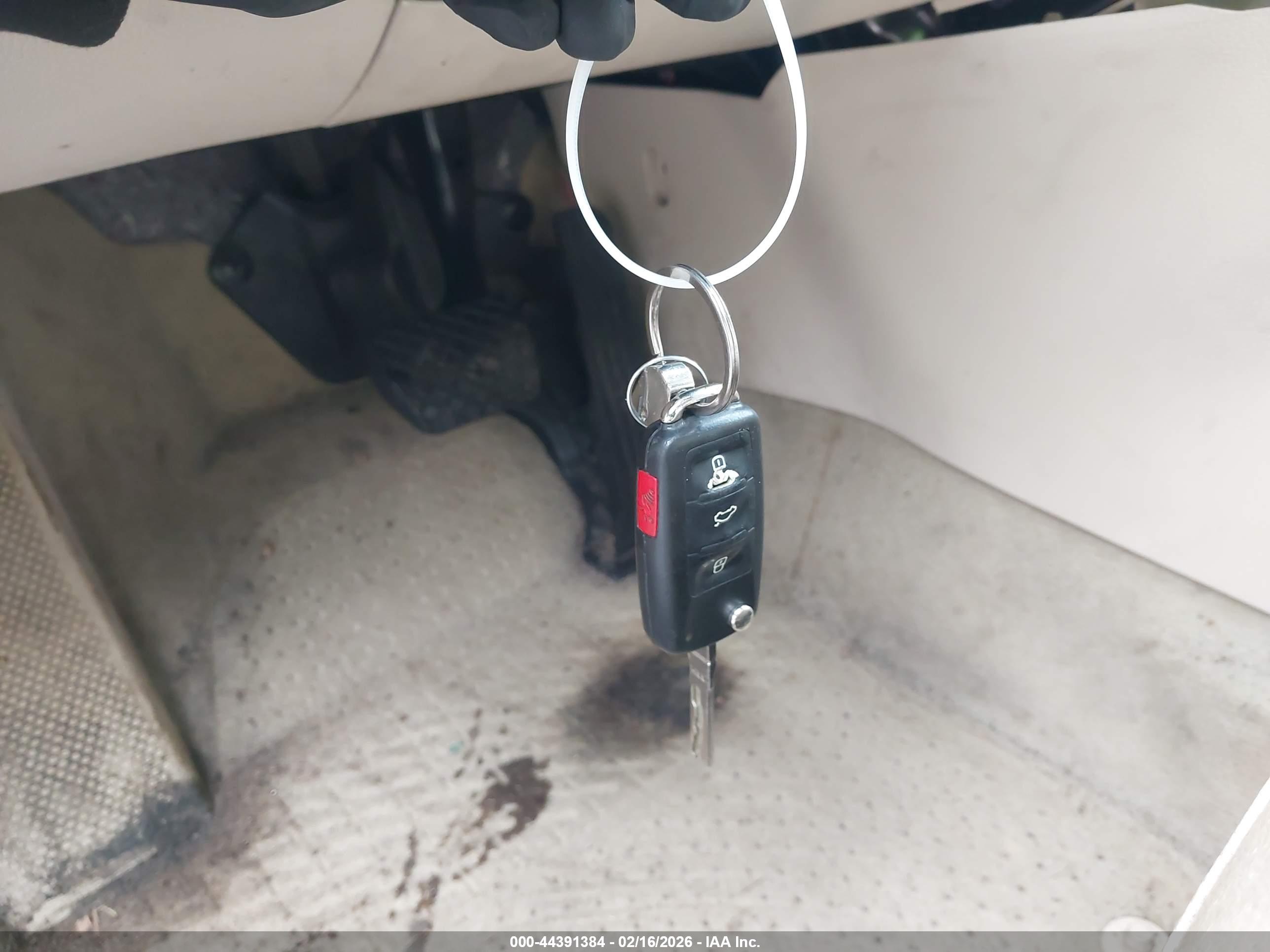 VOLKSWAGEN PASSAT image 11