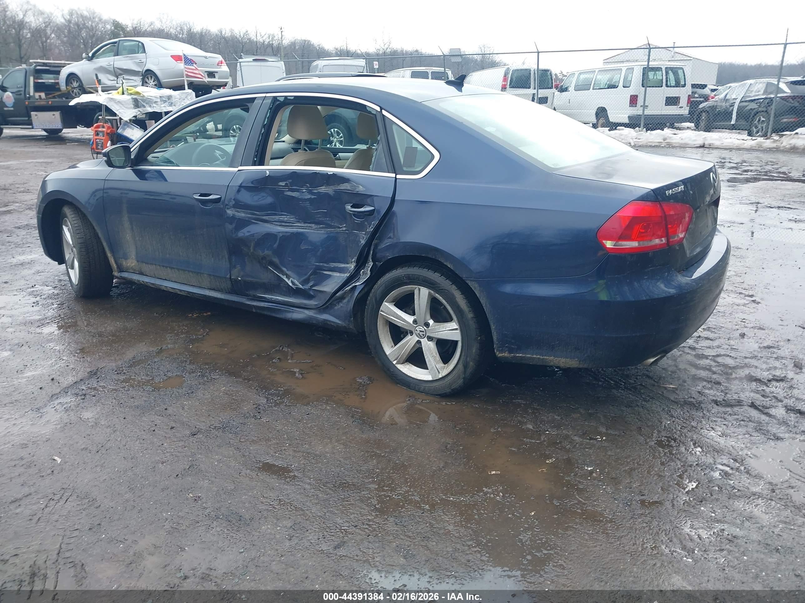 VOLKSWAGEN PASSAT image 3