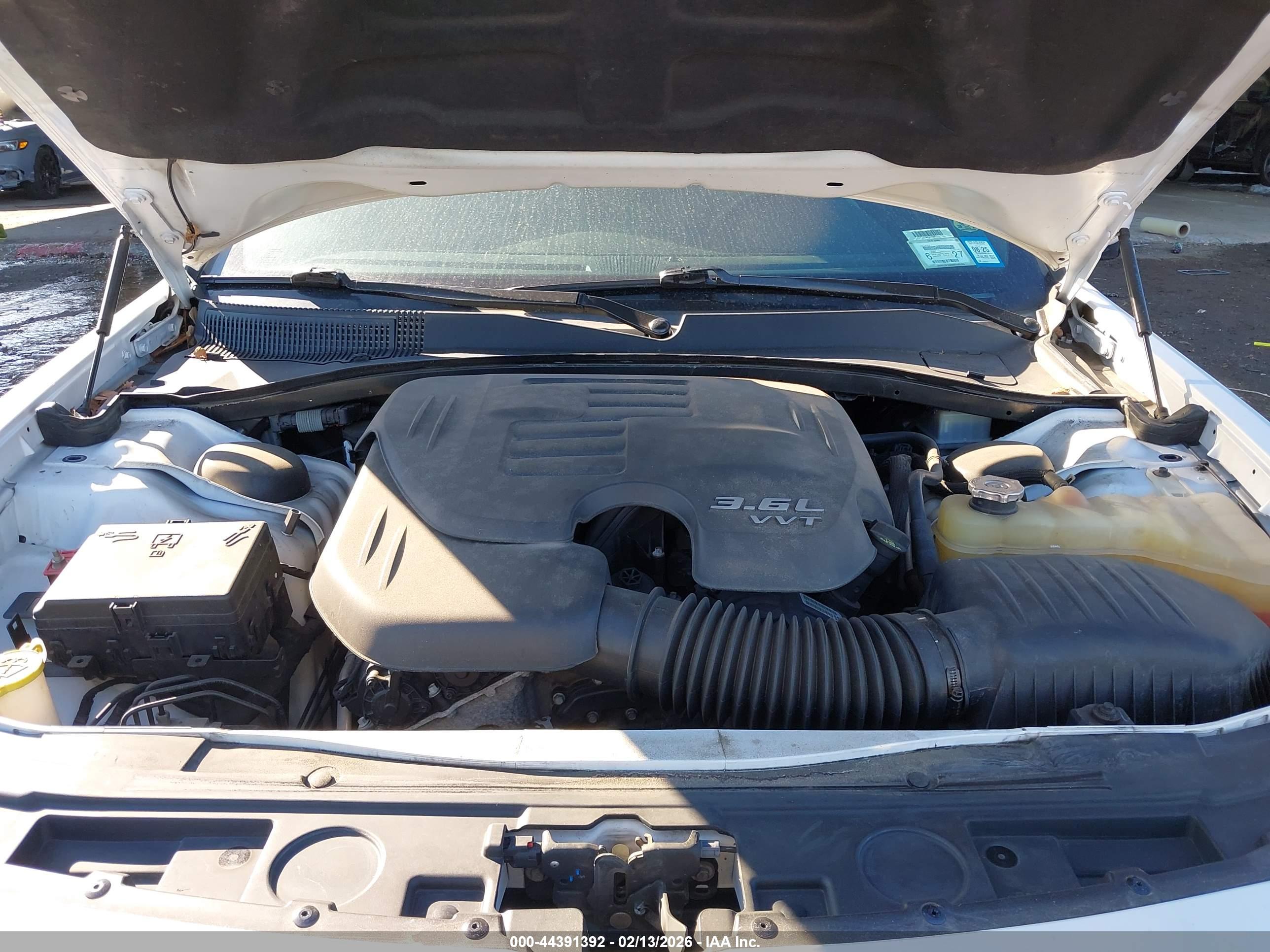 CHRYSLER 300 image 10