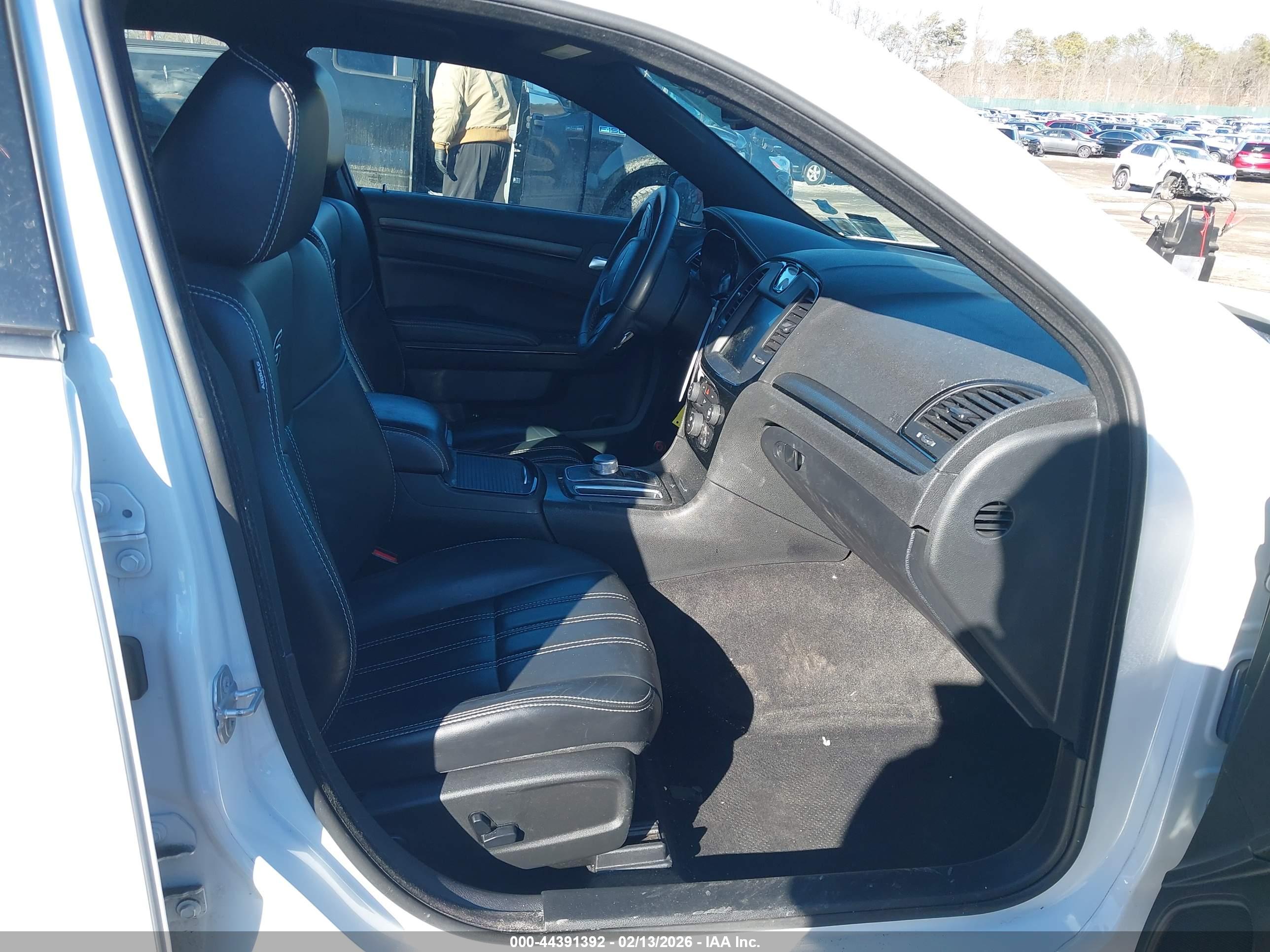 CHRYSLER 300 image 5