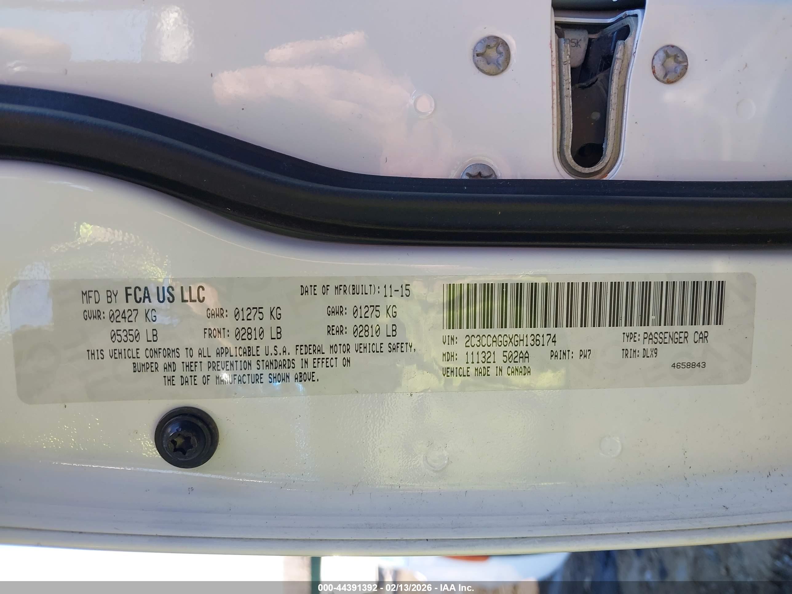 CHRYSLER 300 image 9