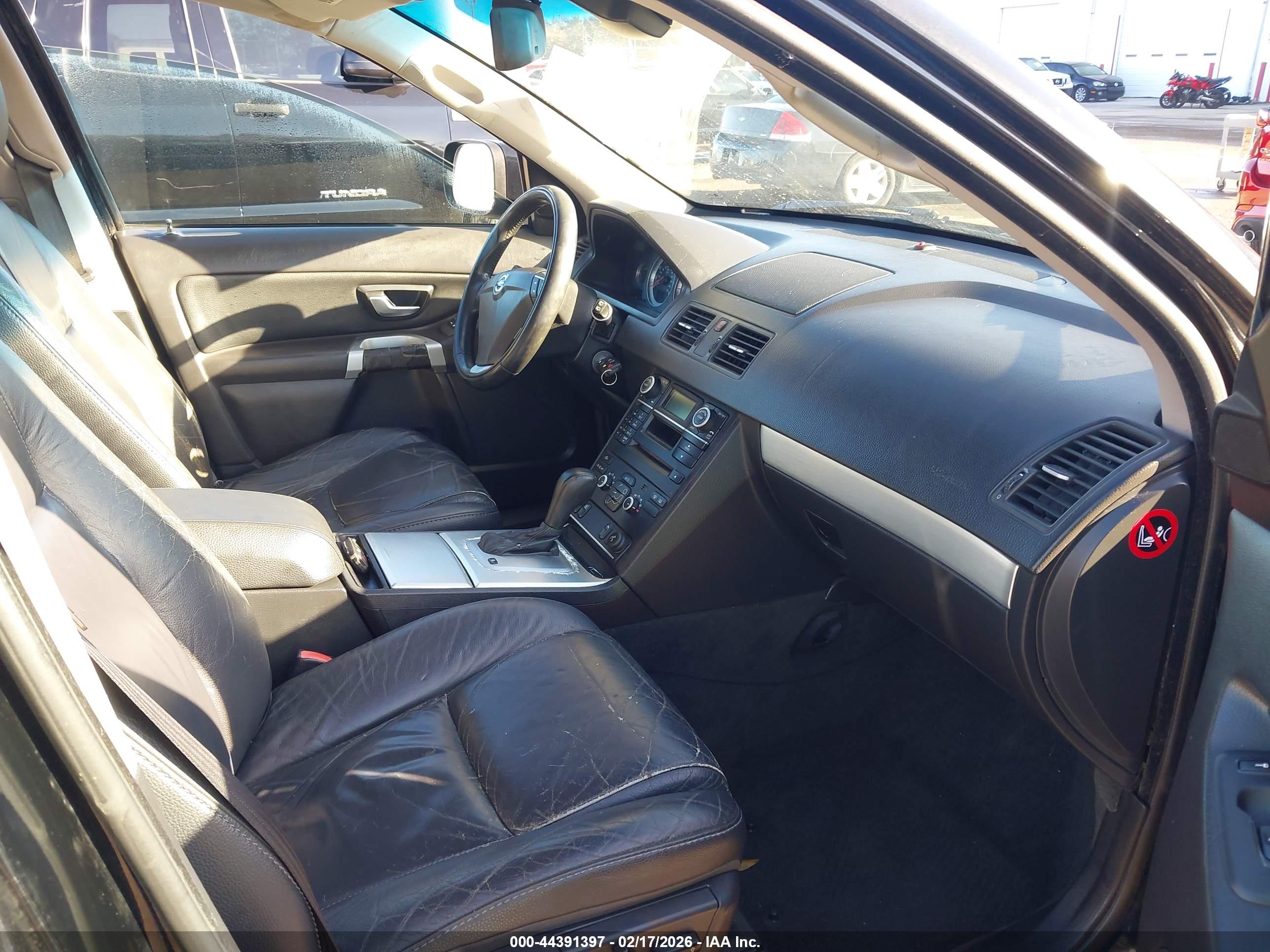 VOLVO XC90 image 5