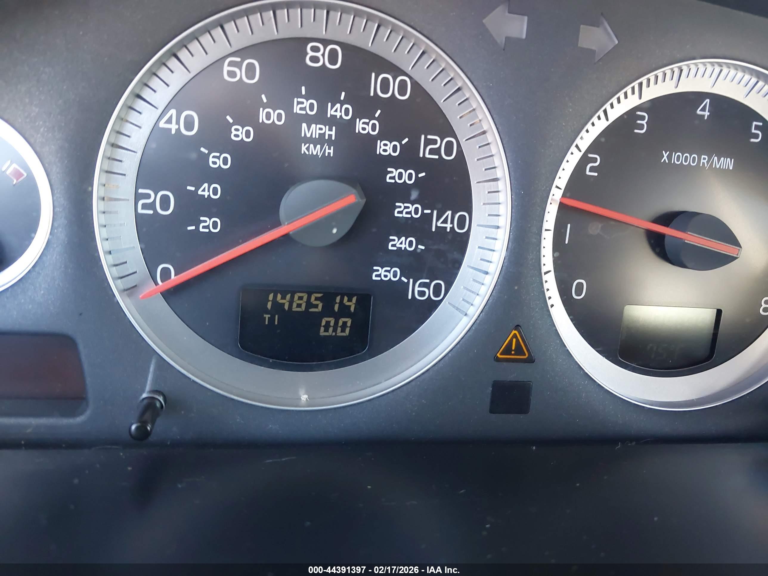 VOLVO XC90 image 7