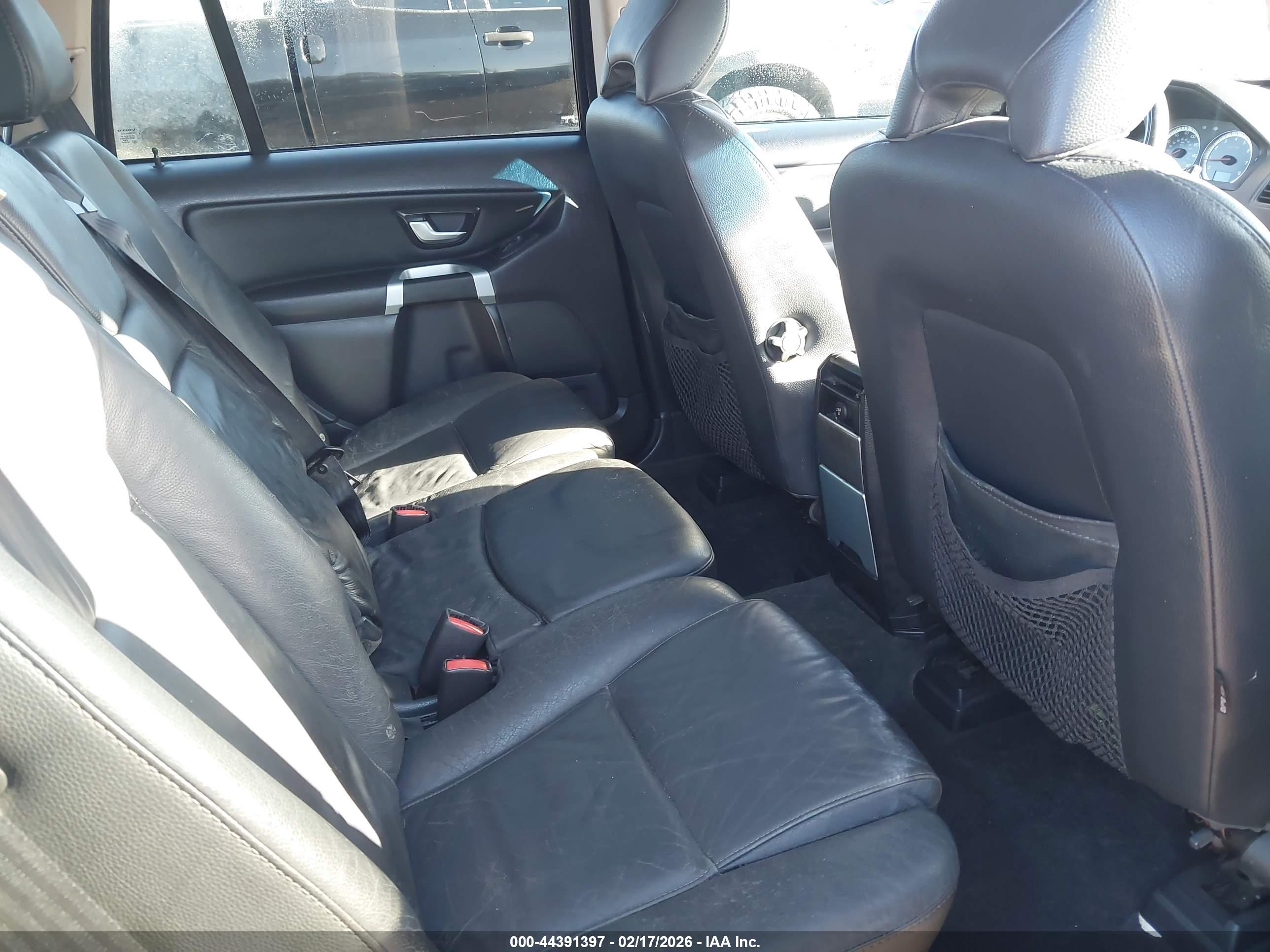 VOLVO XC90 image 8