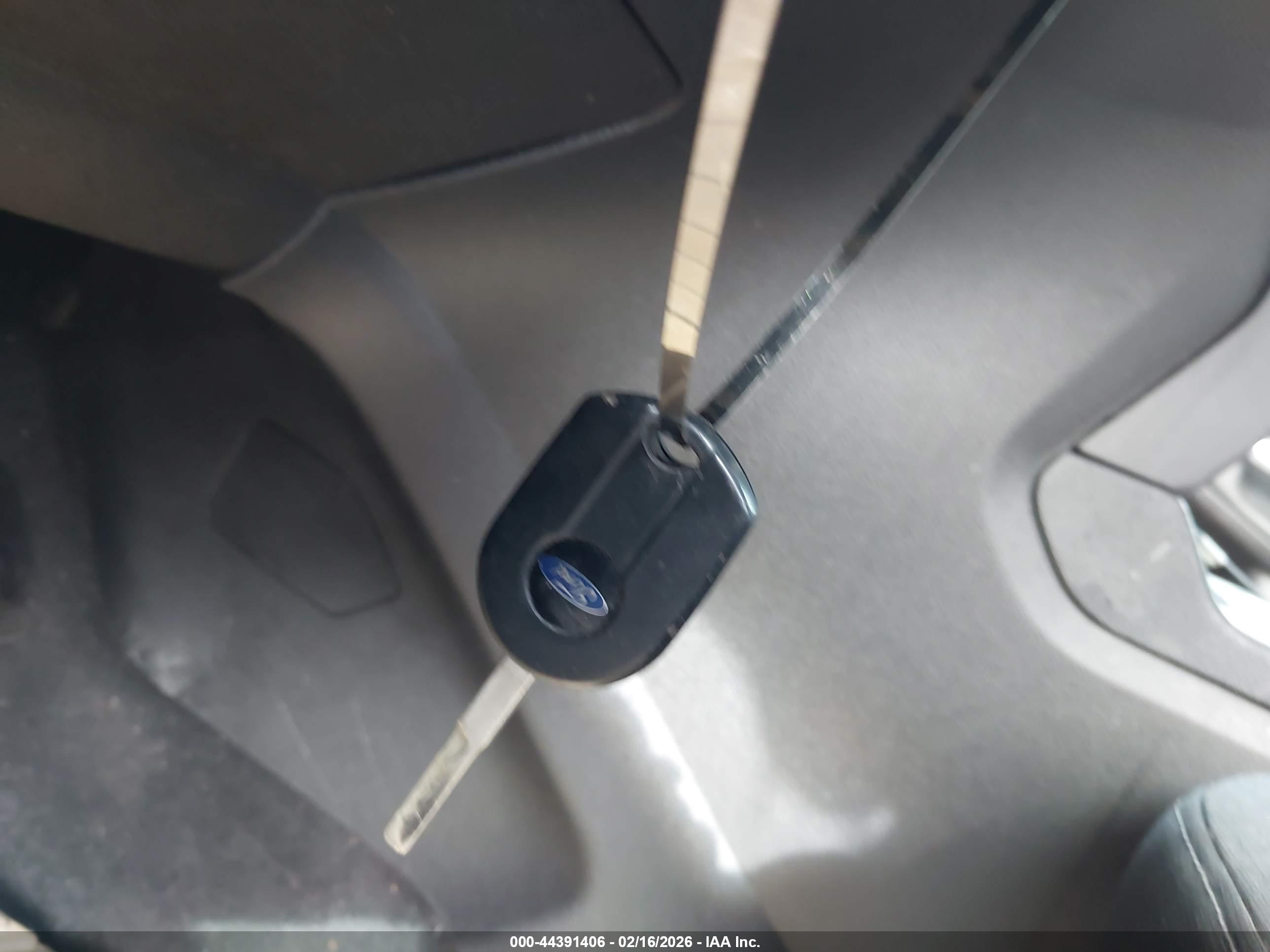 FORD ESCAPE image 11
