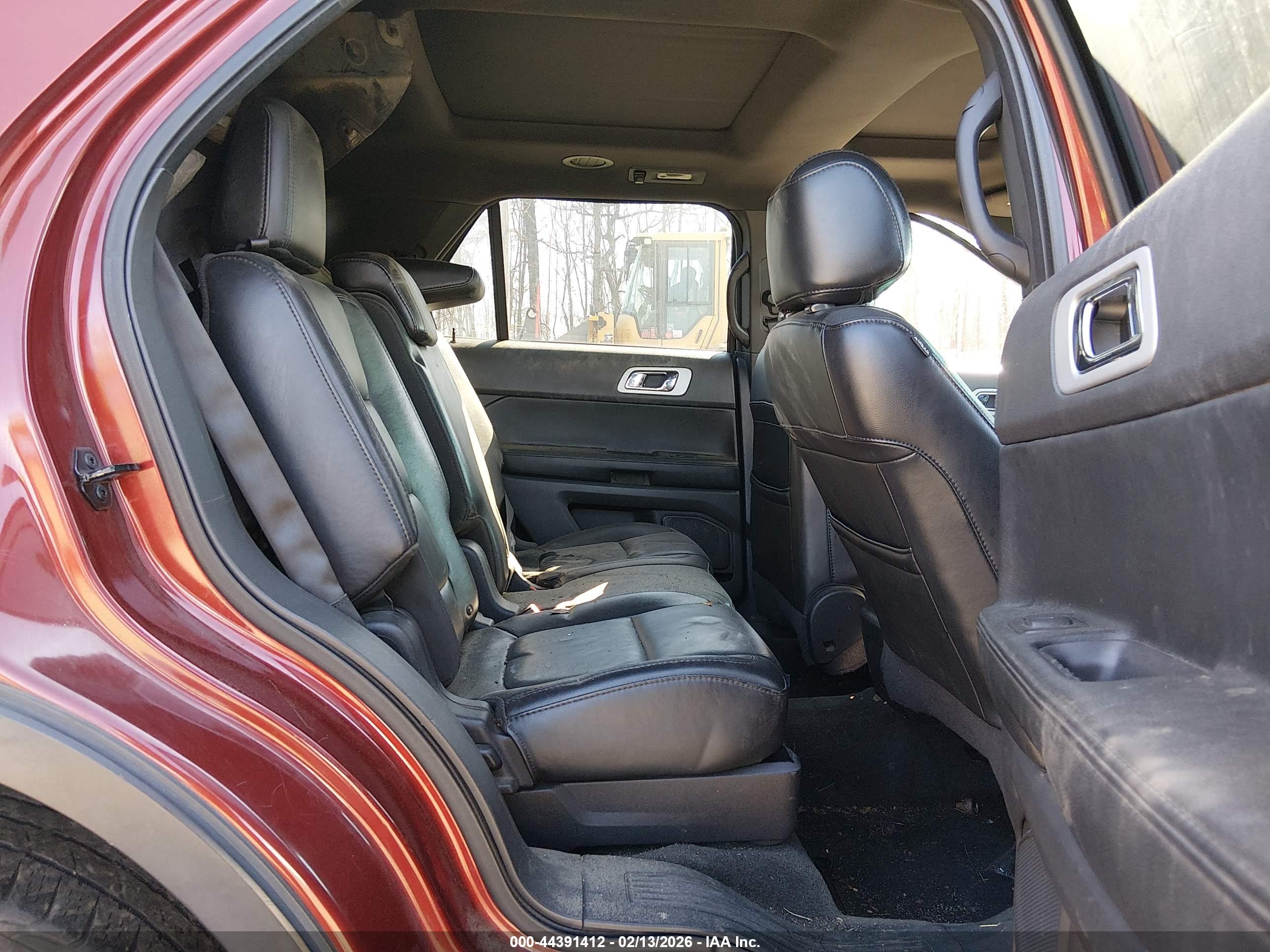 FORD EXPLORER image 8