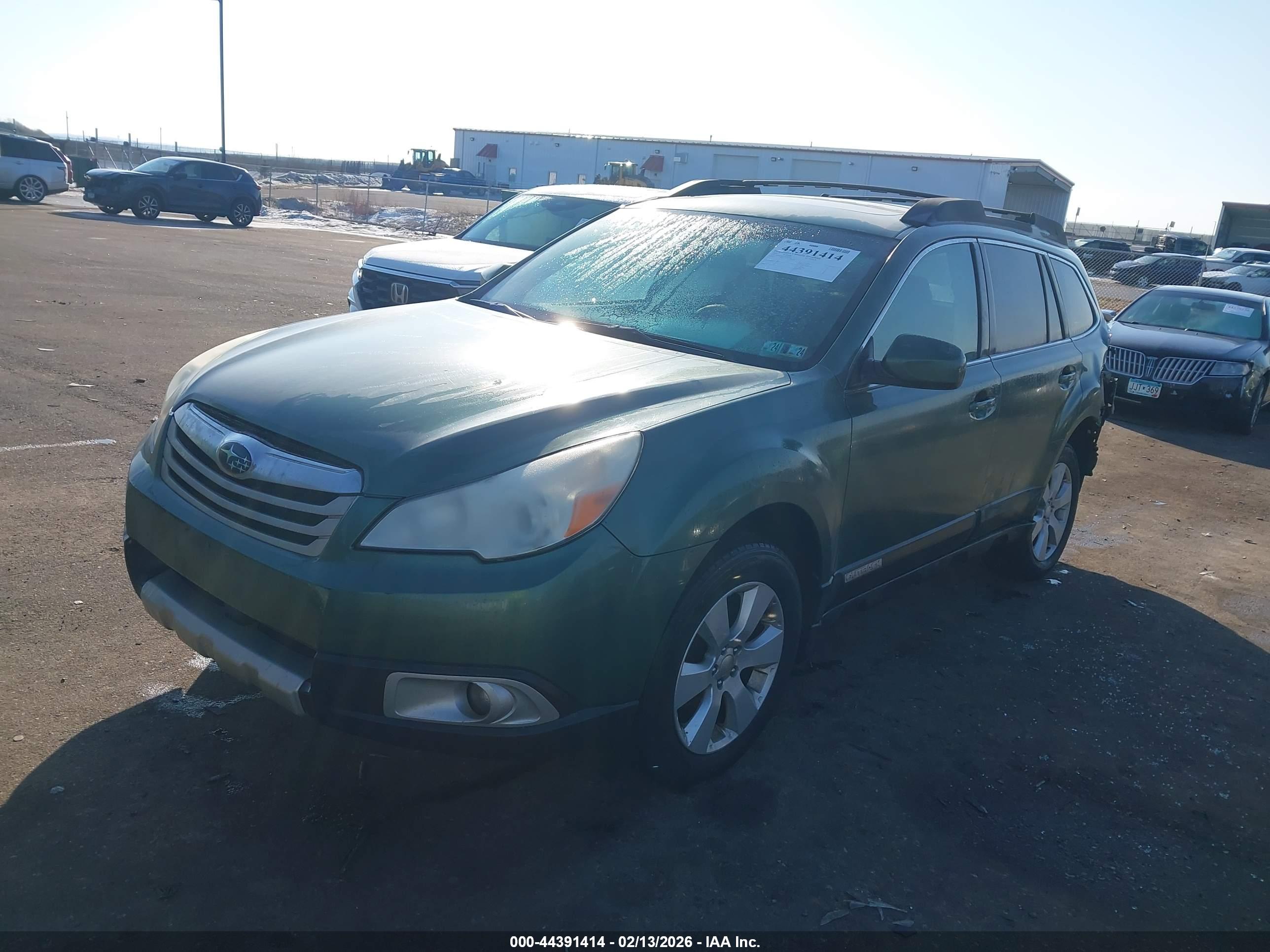 SUBARU OUTBACK image 2