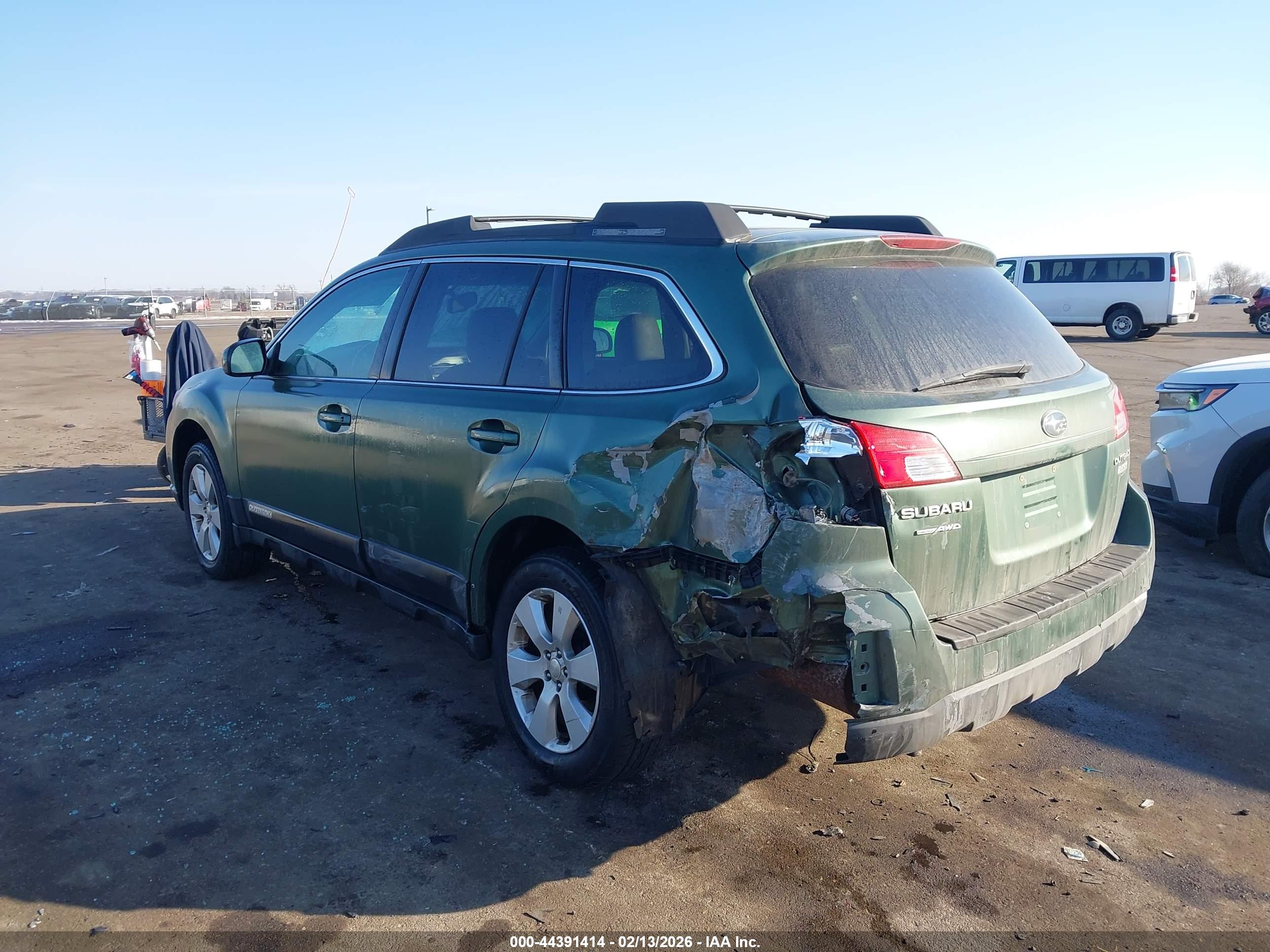 SUBARU OUTBACK image 3