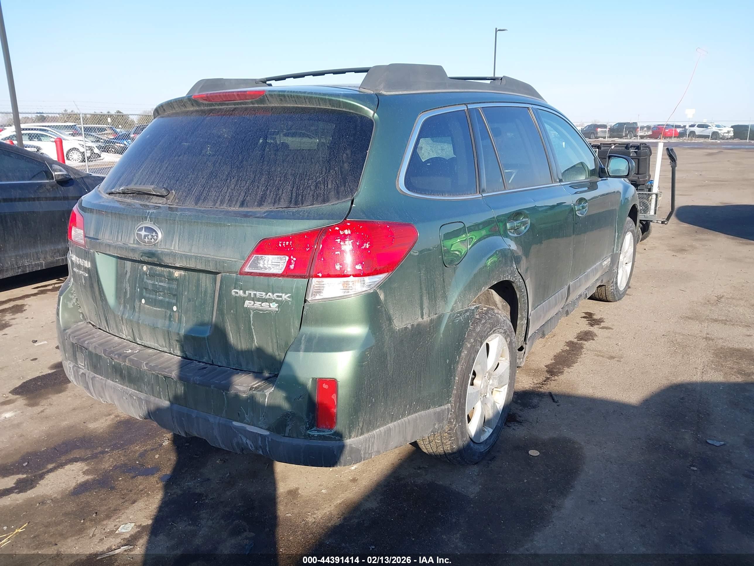 SUBARU OUTBACK image 4