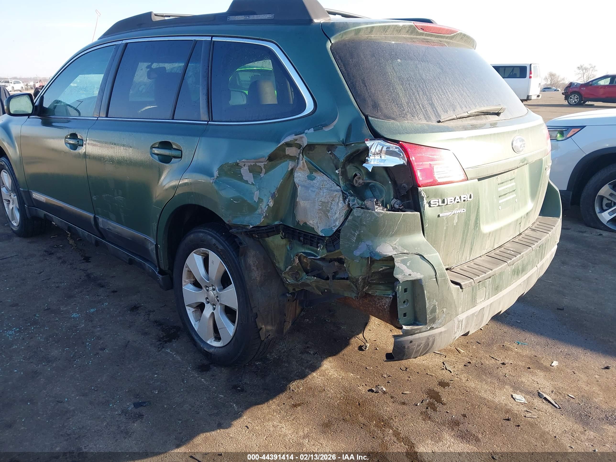SUBARU OUTBACK image 6