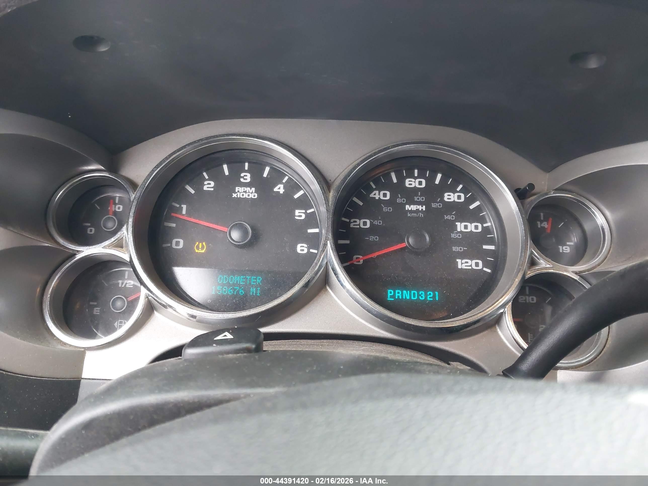 CHEVROLET SILVERADO image 7