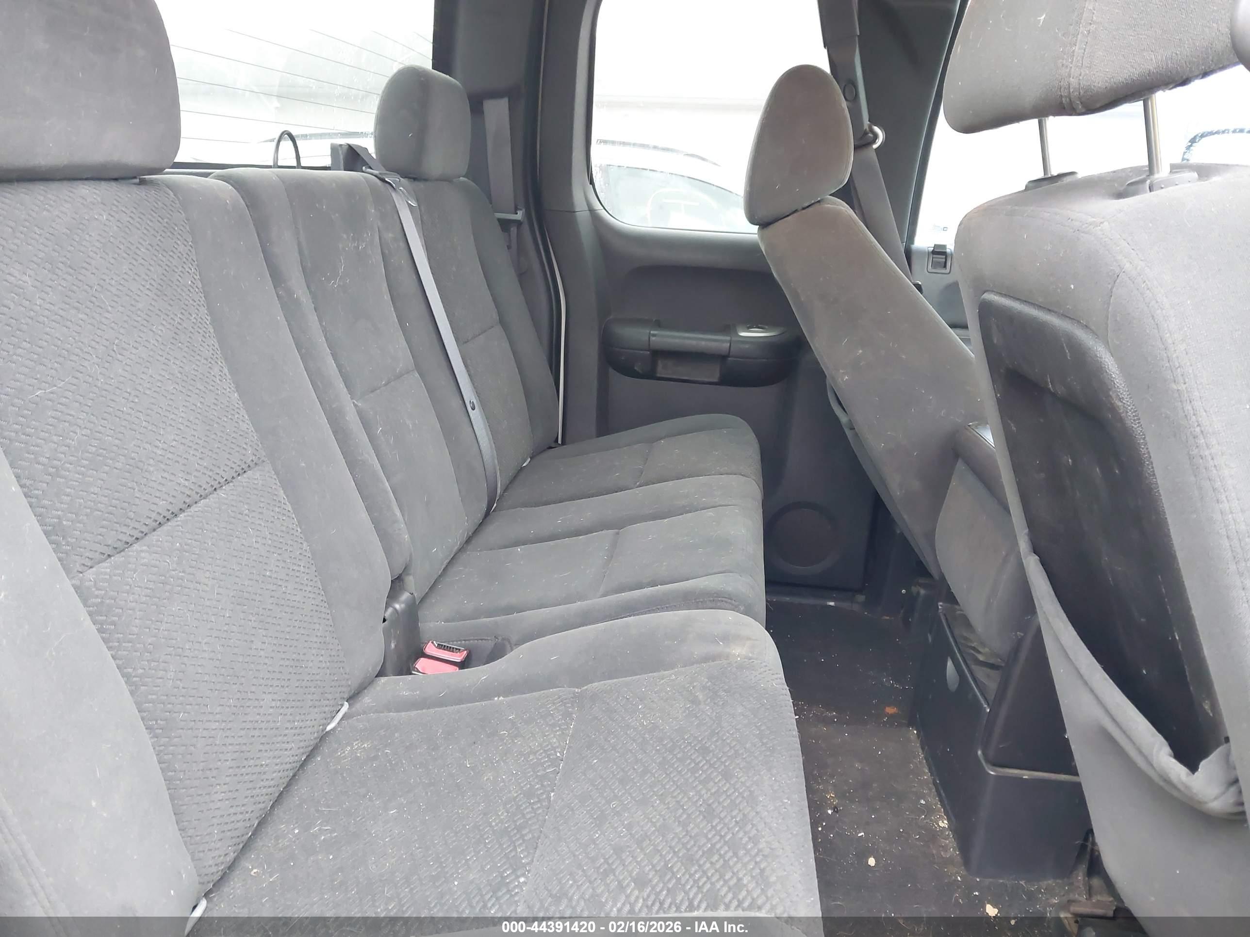 CHEVROLET SILVERADO image 8