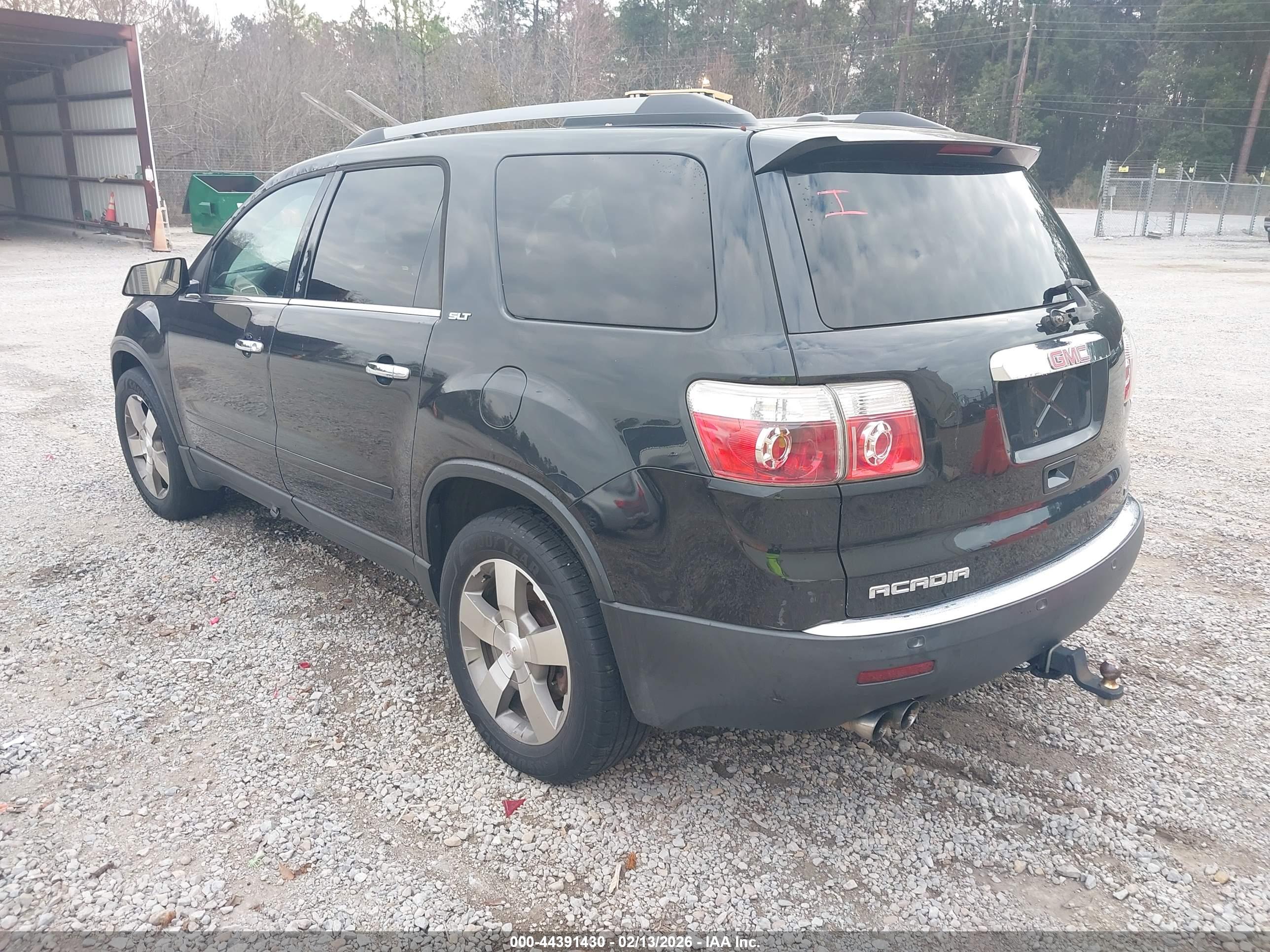 GMC ACADIA image 3