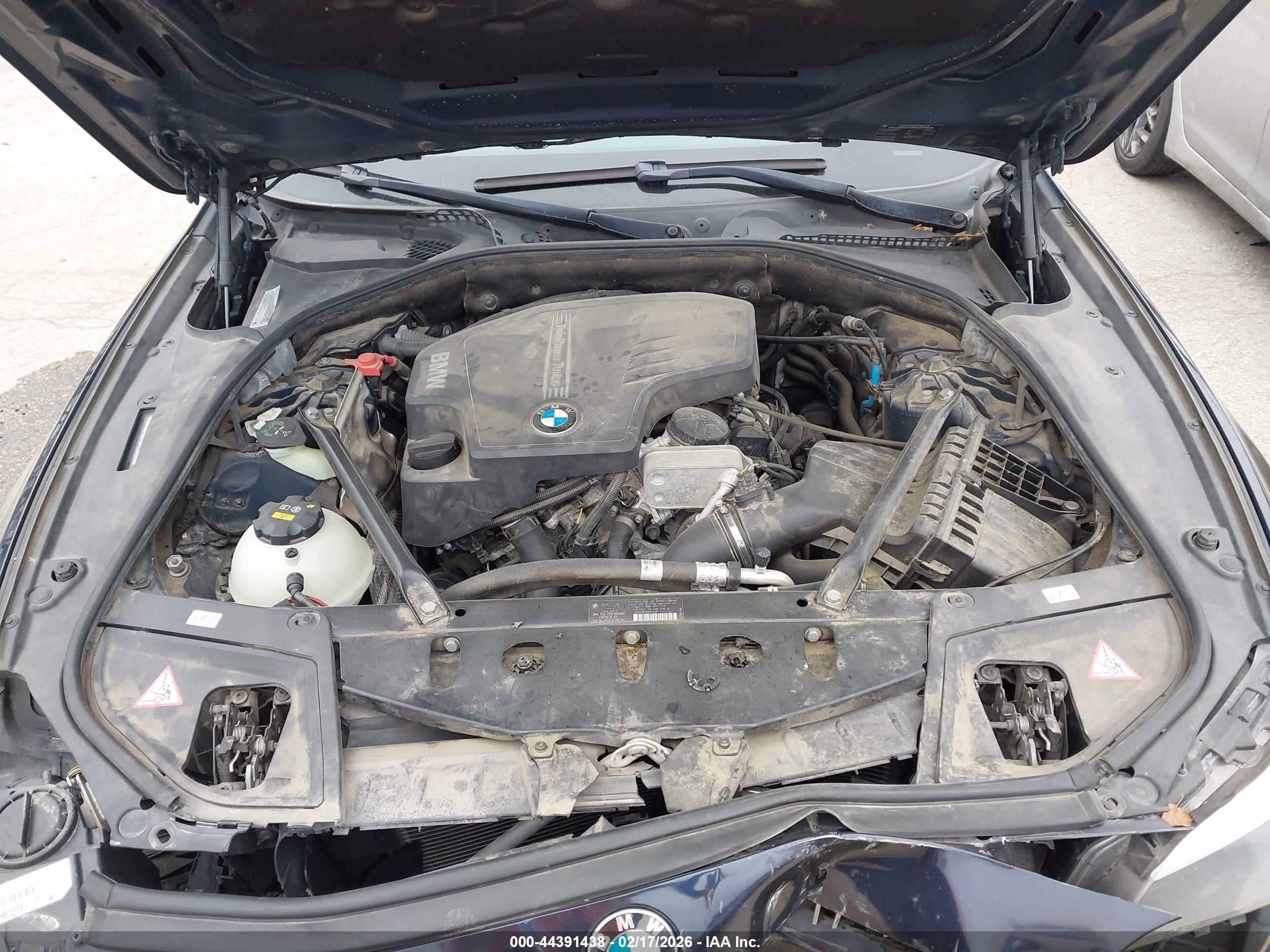 BMW 528I image 10