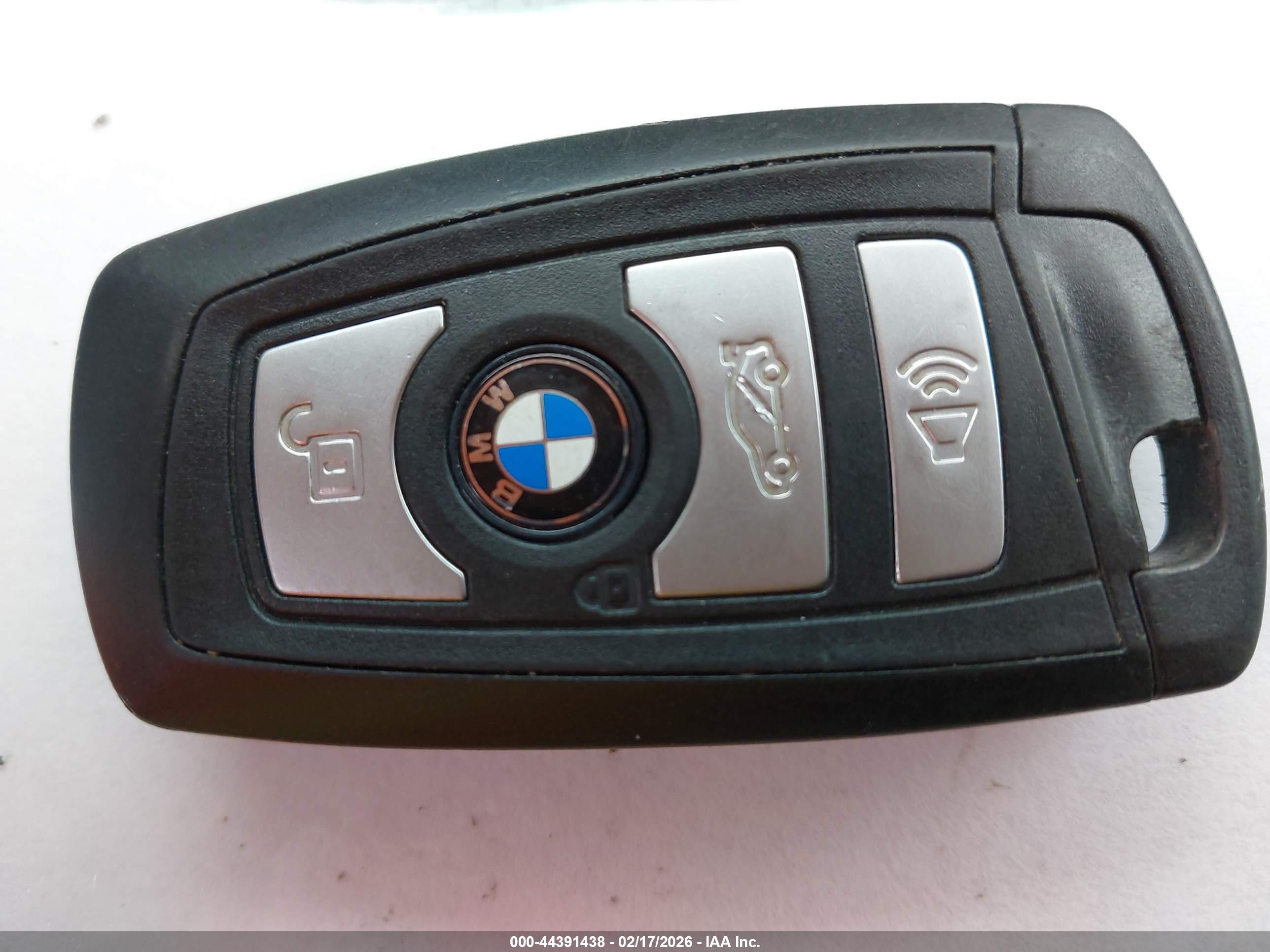 BMW 528I image 11
