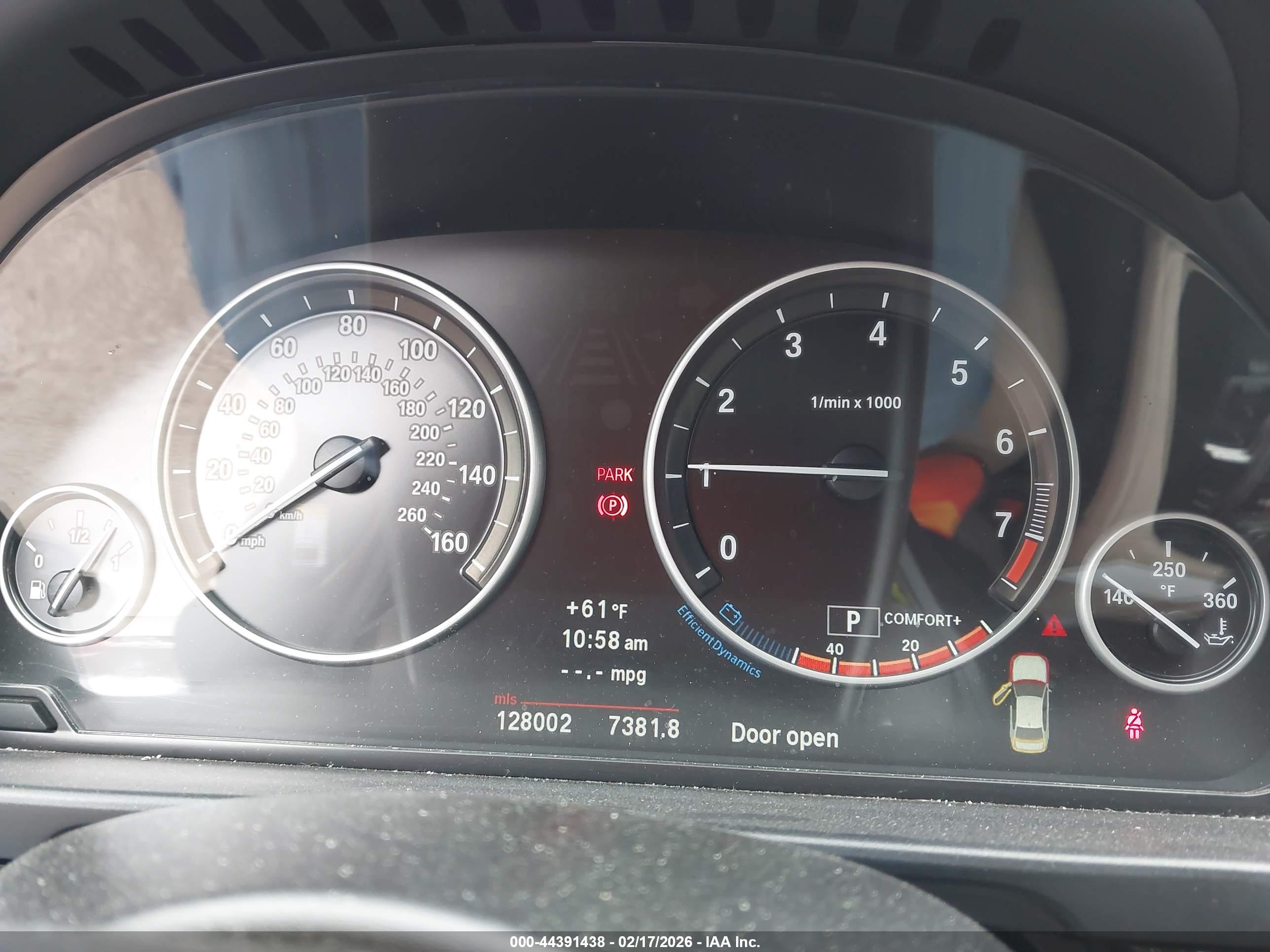 BMW 528I image 7