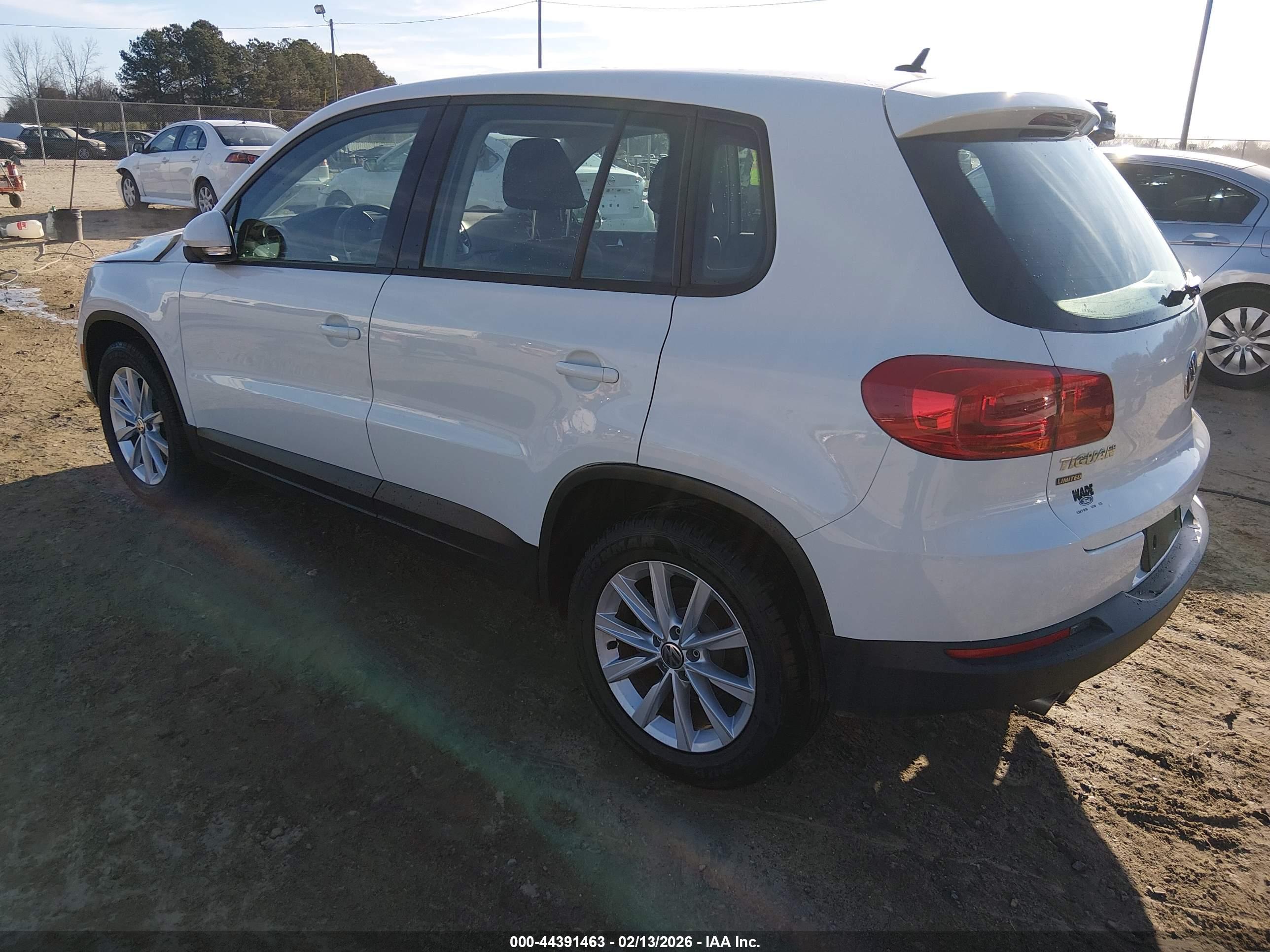 VOLKSWAGEN TIGUAN image 3