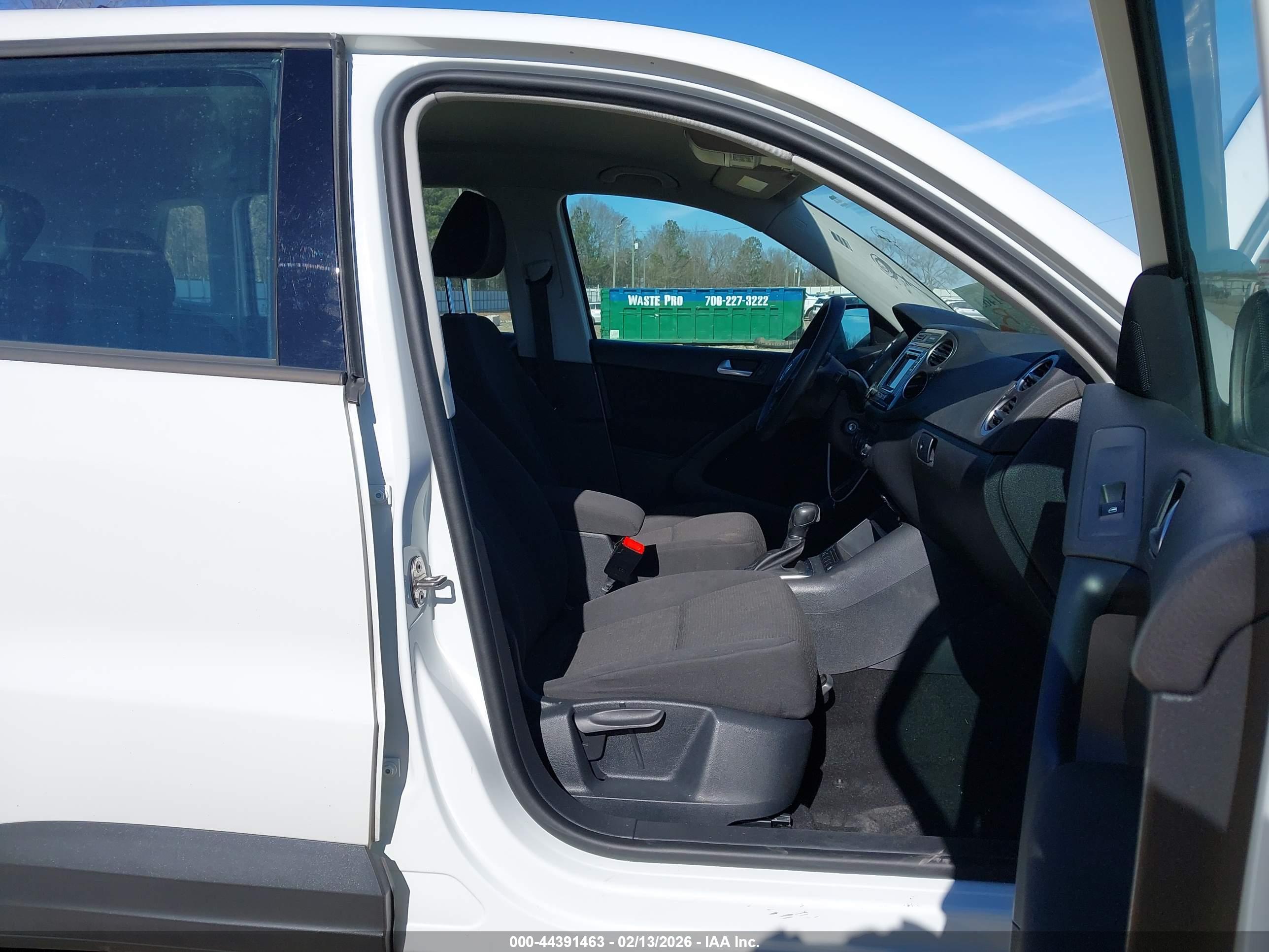 VOLKSWAGEN TIGUAN image 5