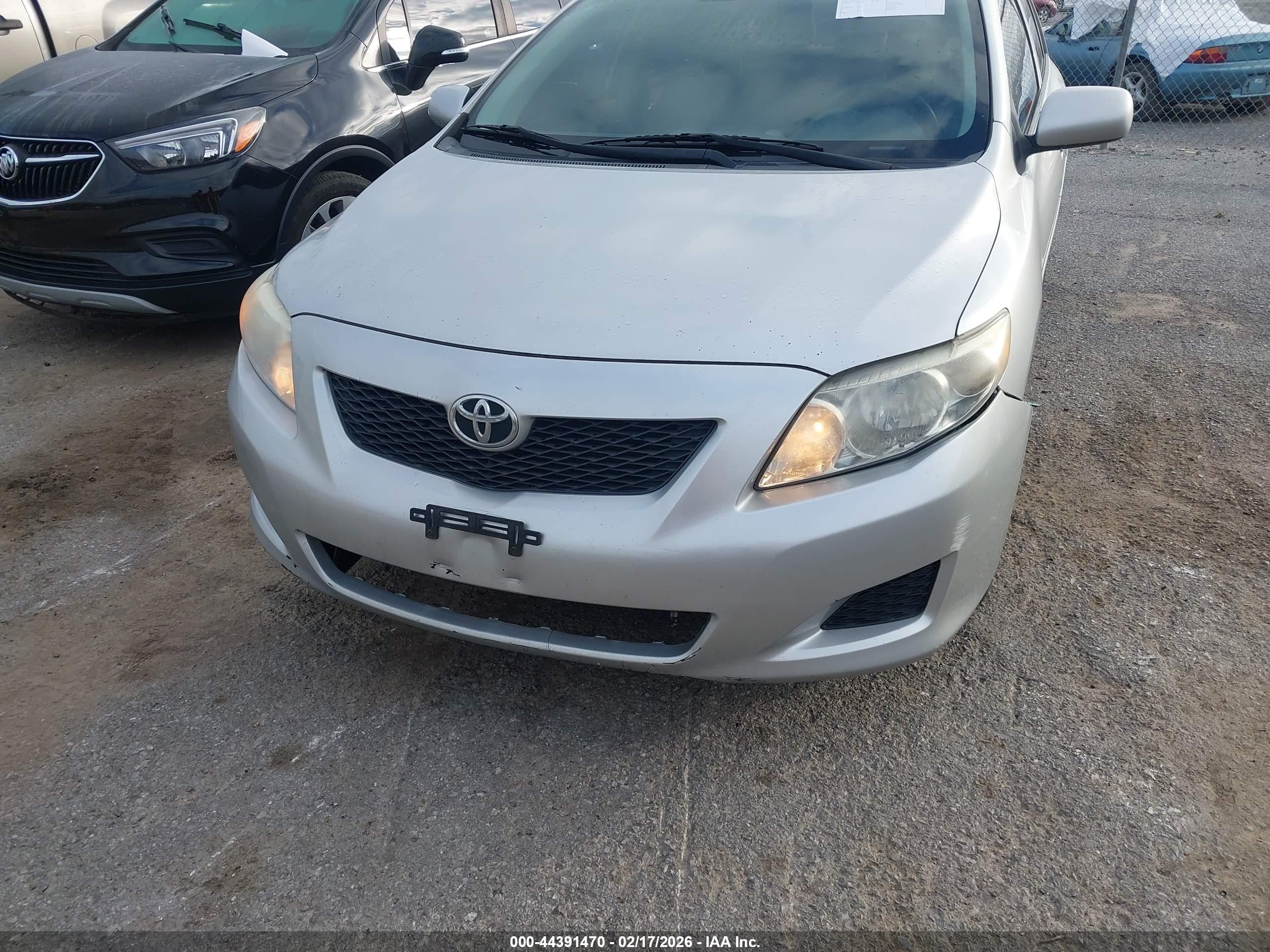 TOYOTA COROLLA image 6