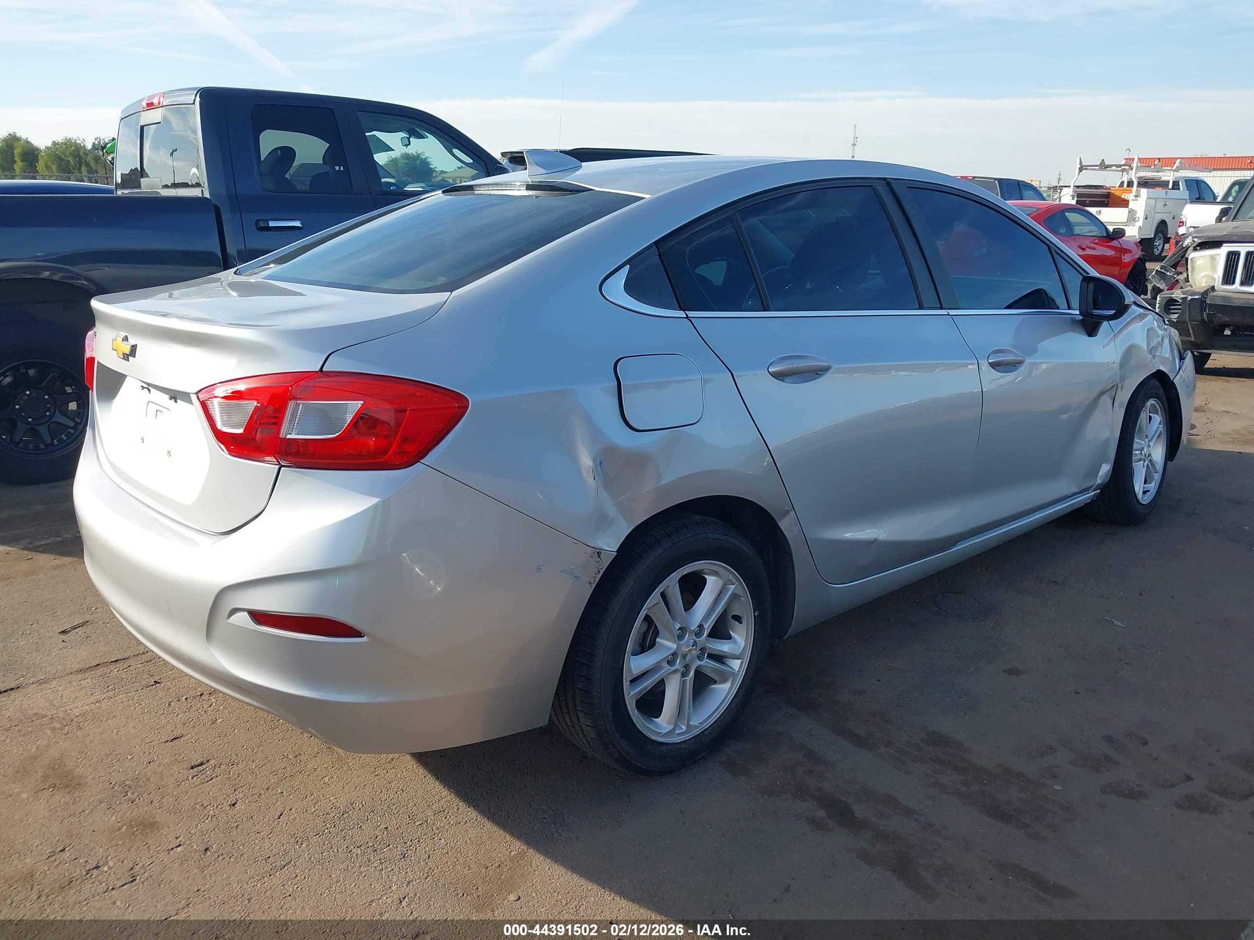 CHEVROLET CRUZE image 4