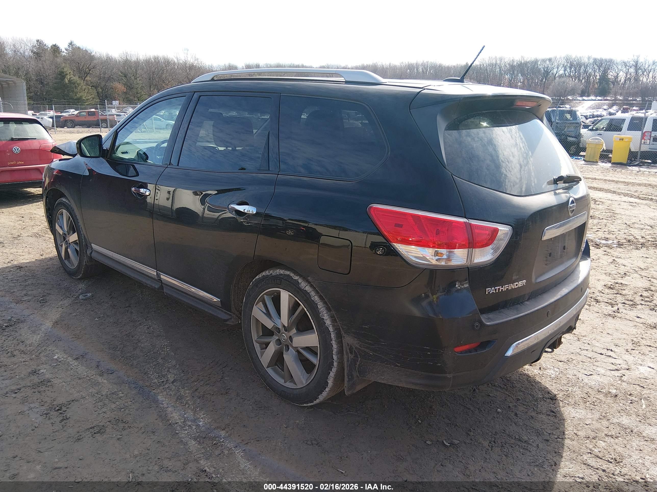 NISSAN PATHFINDER image 3