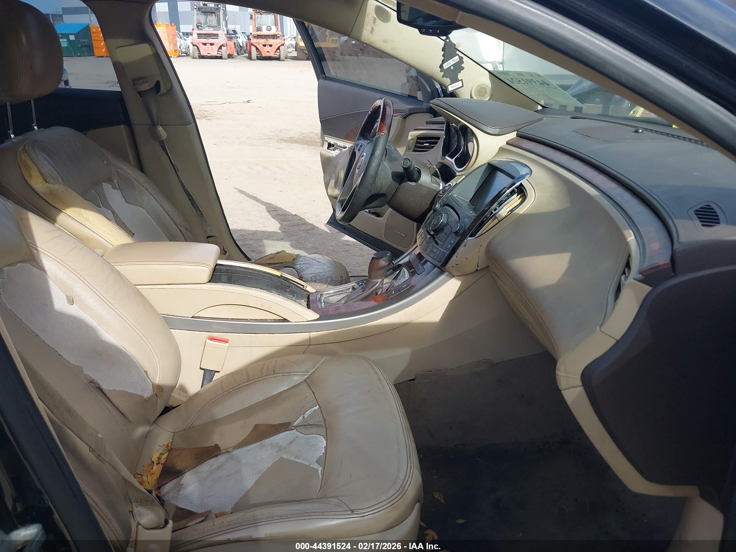 BUICK LACROSSE image 5
