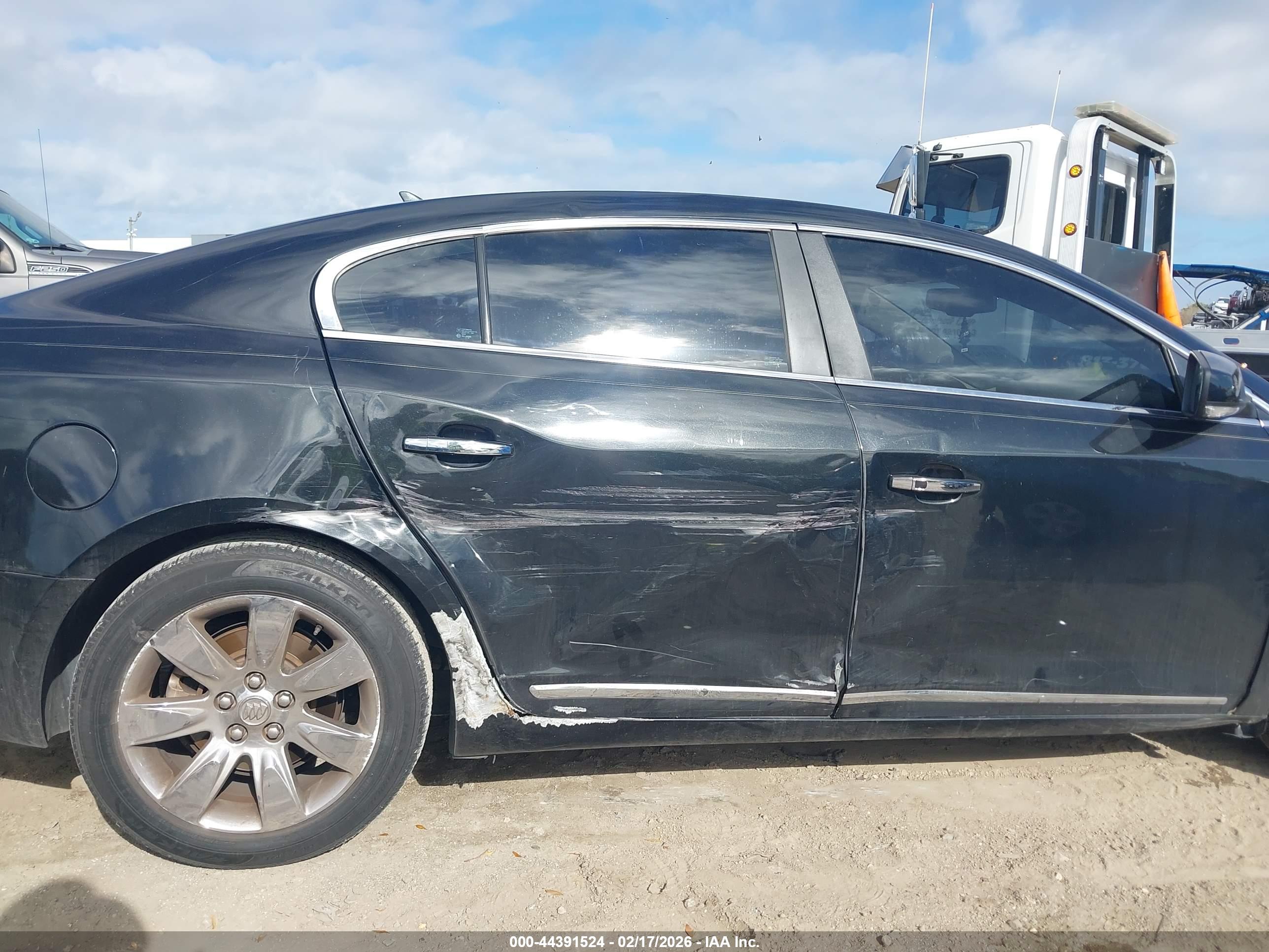 BUICK LACROSSE image 6