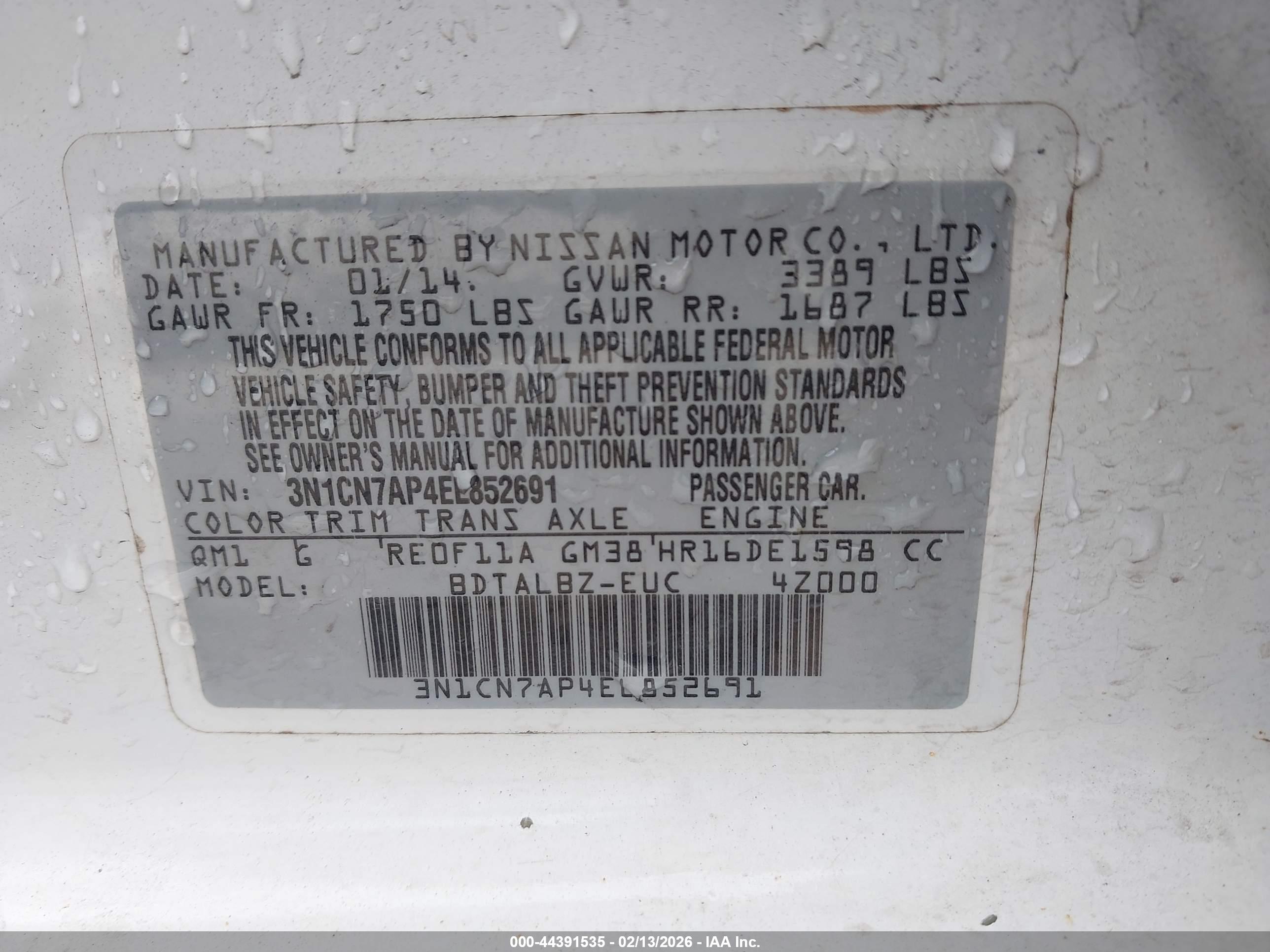 NISSAN VERSA image 9