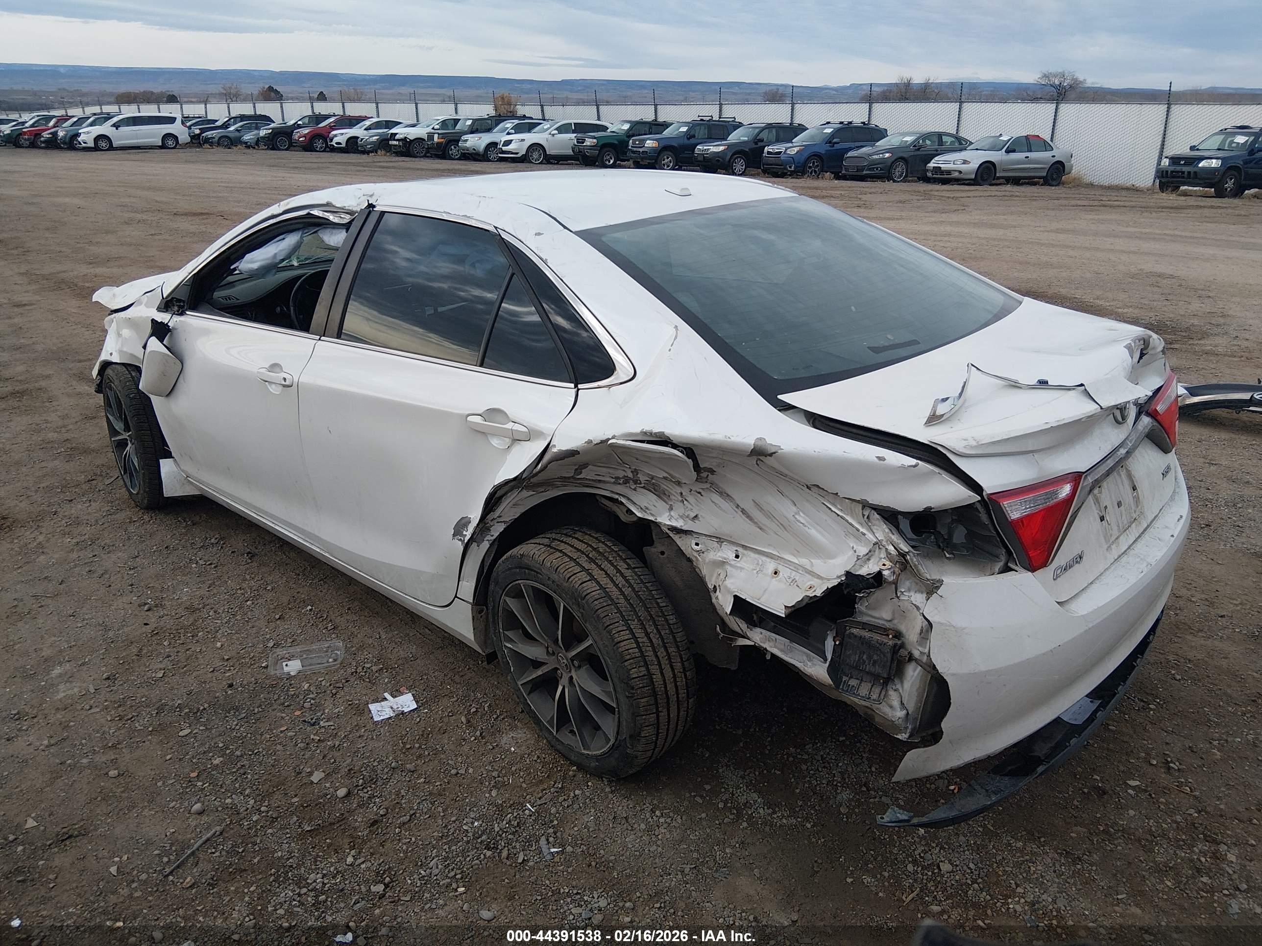 TOYOTA CAMRY image 3