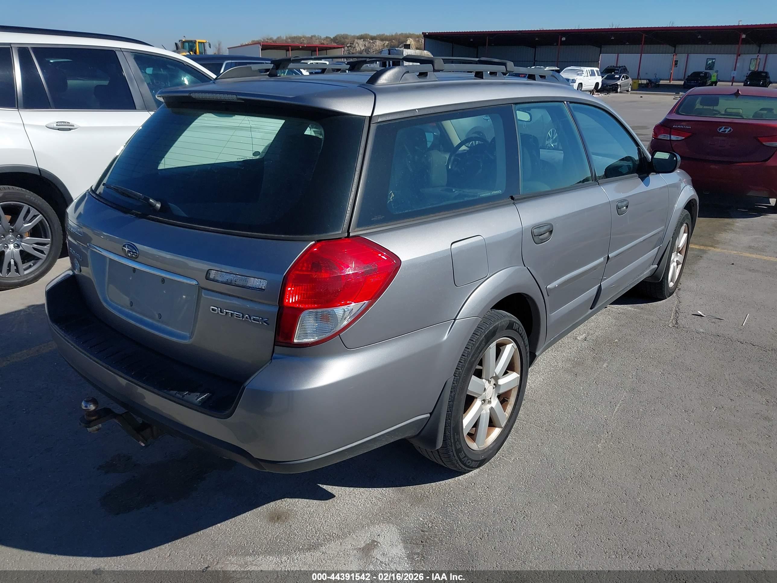 SUBARU OUTBACK image 4