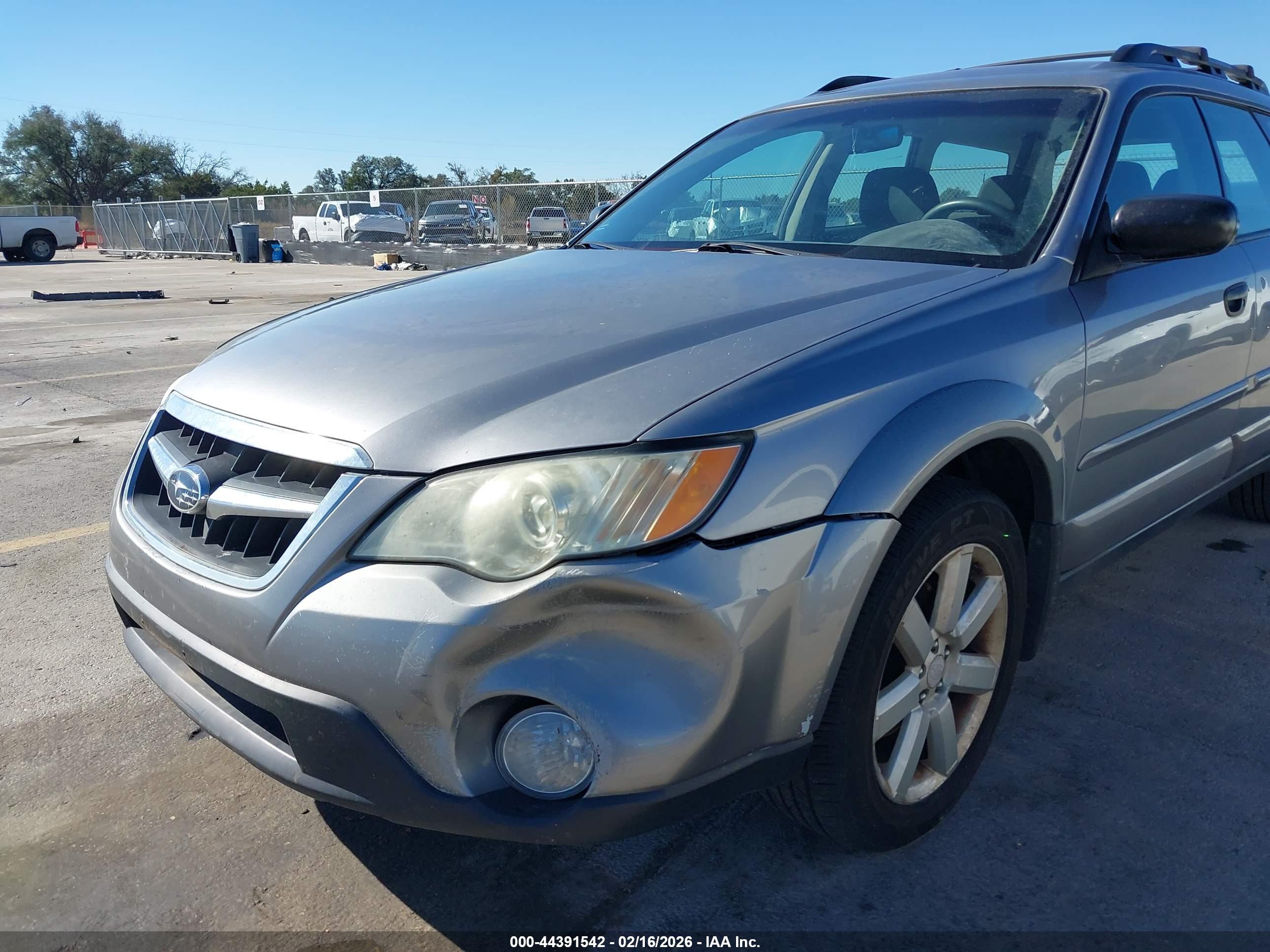 SUBARU OUTBACK image 6