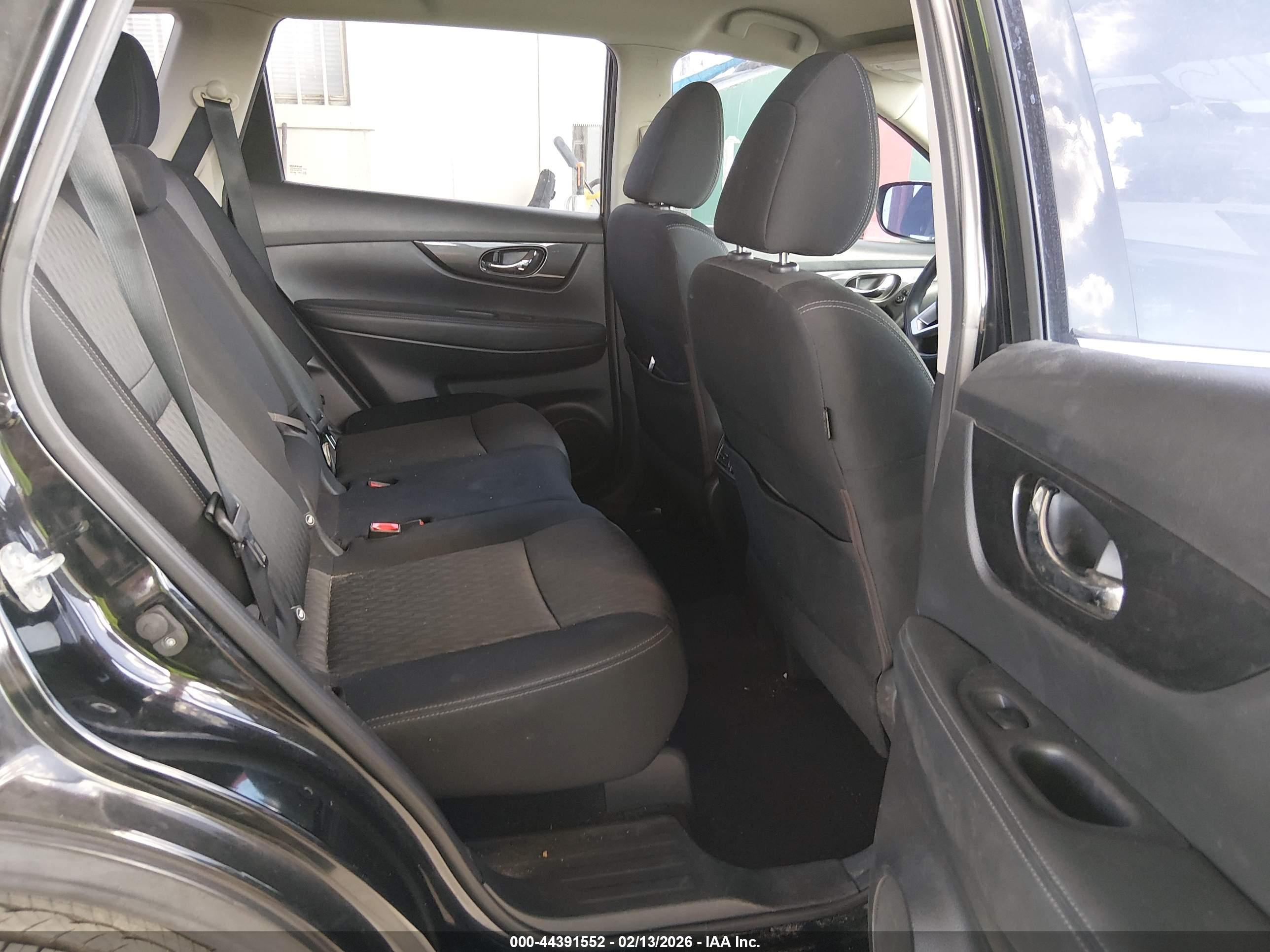 NISSAN ROGUE image 8