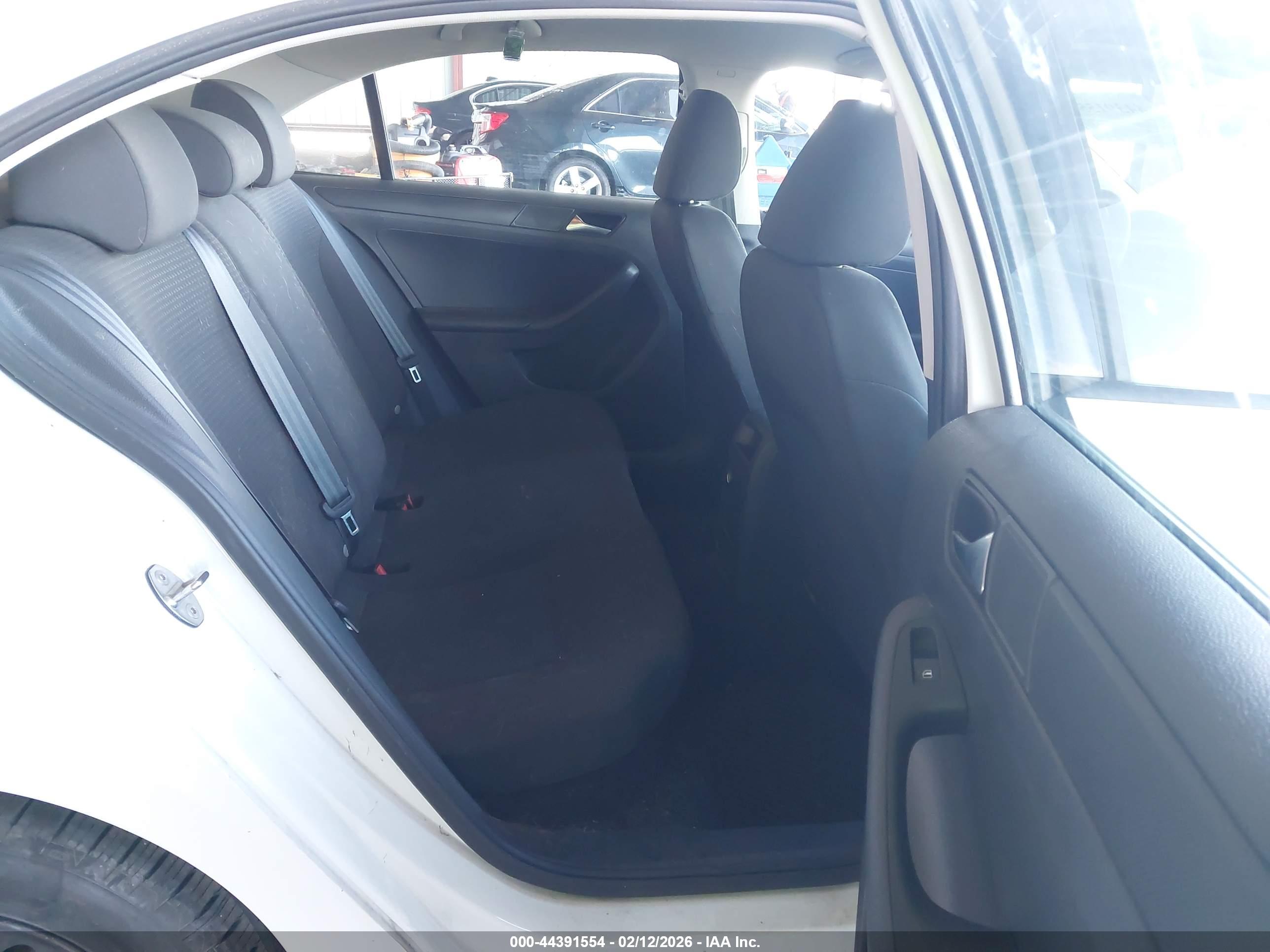 VOLKSWAGEN JETTA image 8