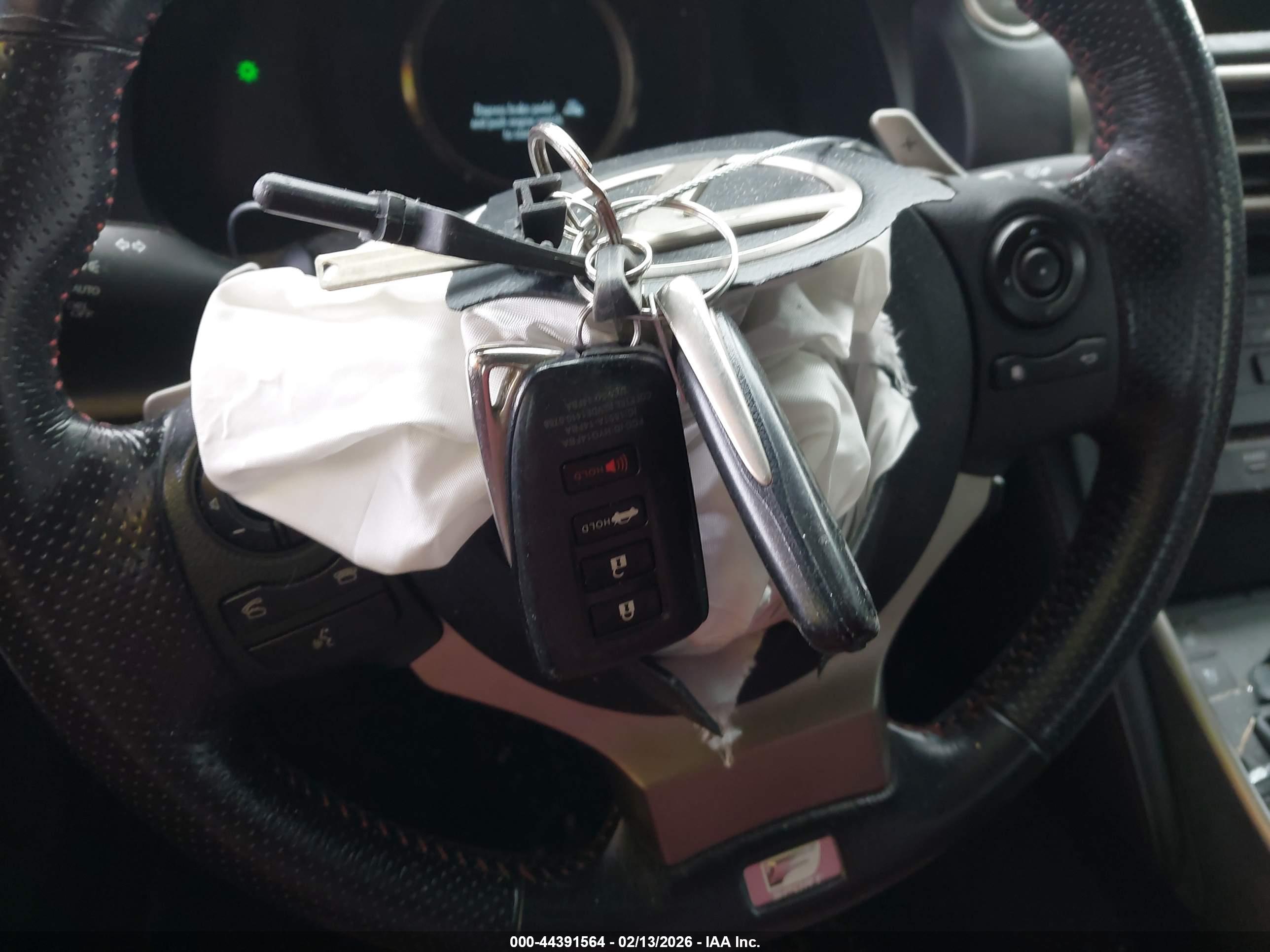 LEXUS IS image 11
