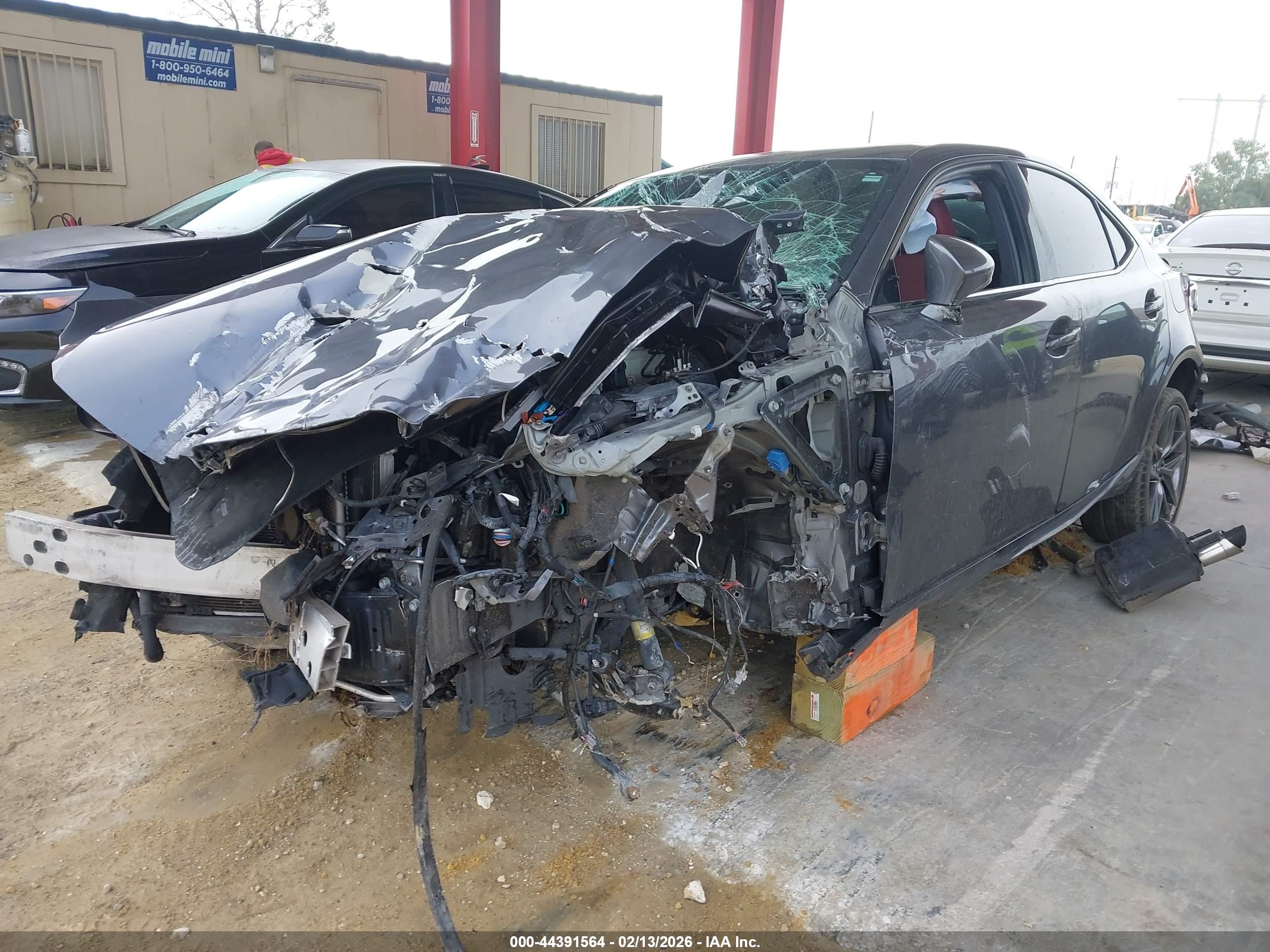 LEXUS IS image 2