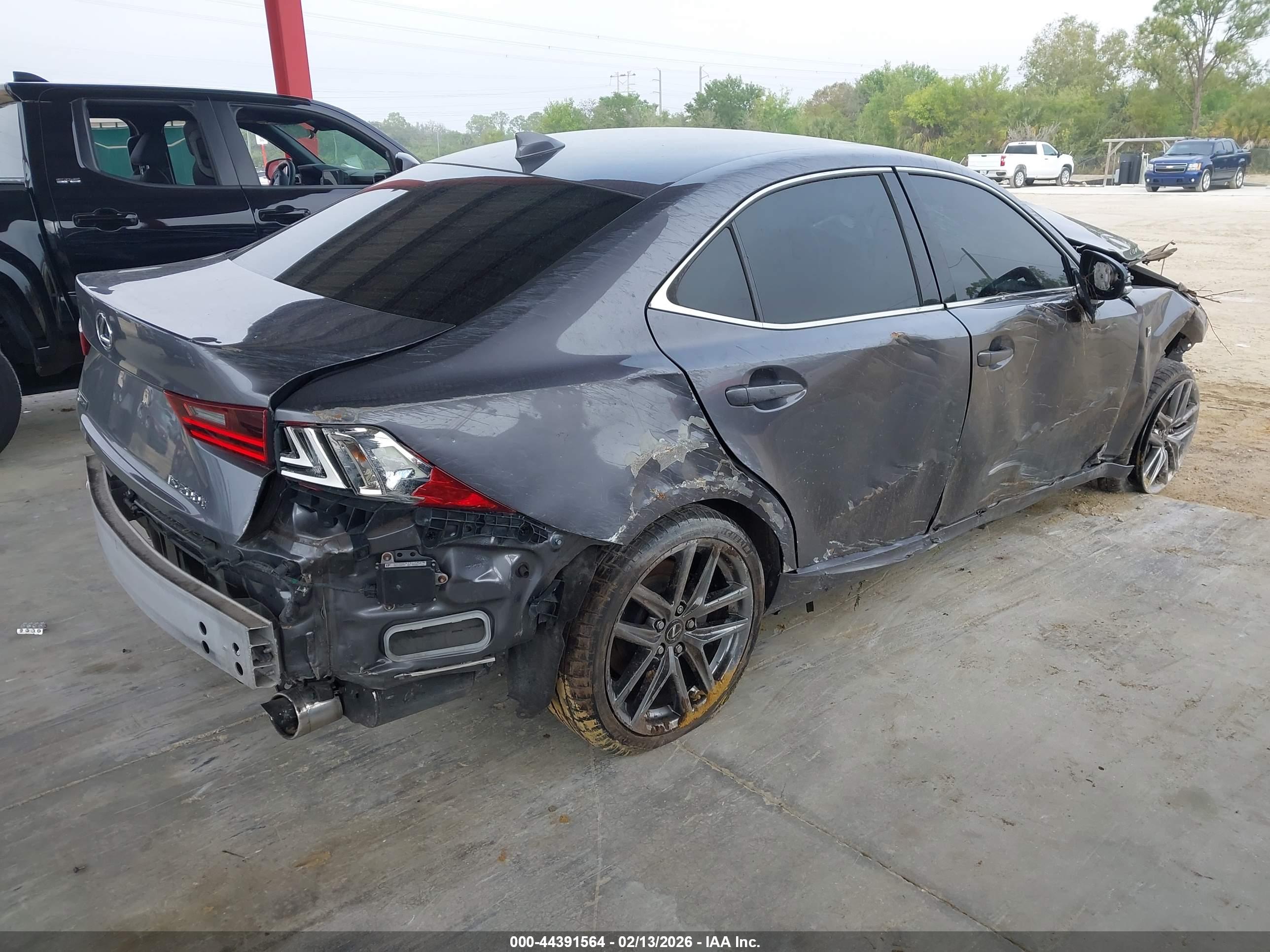LEXUS IS image 4