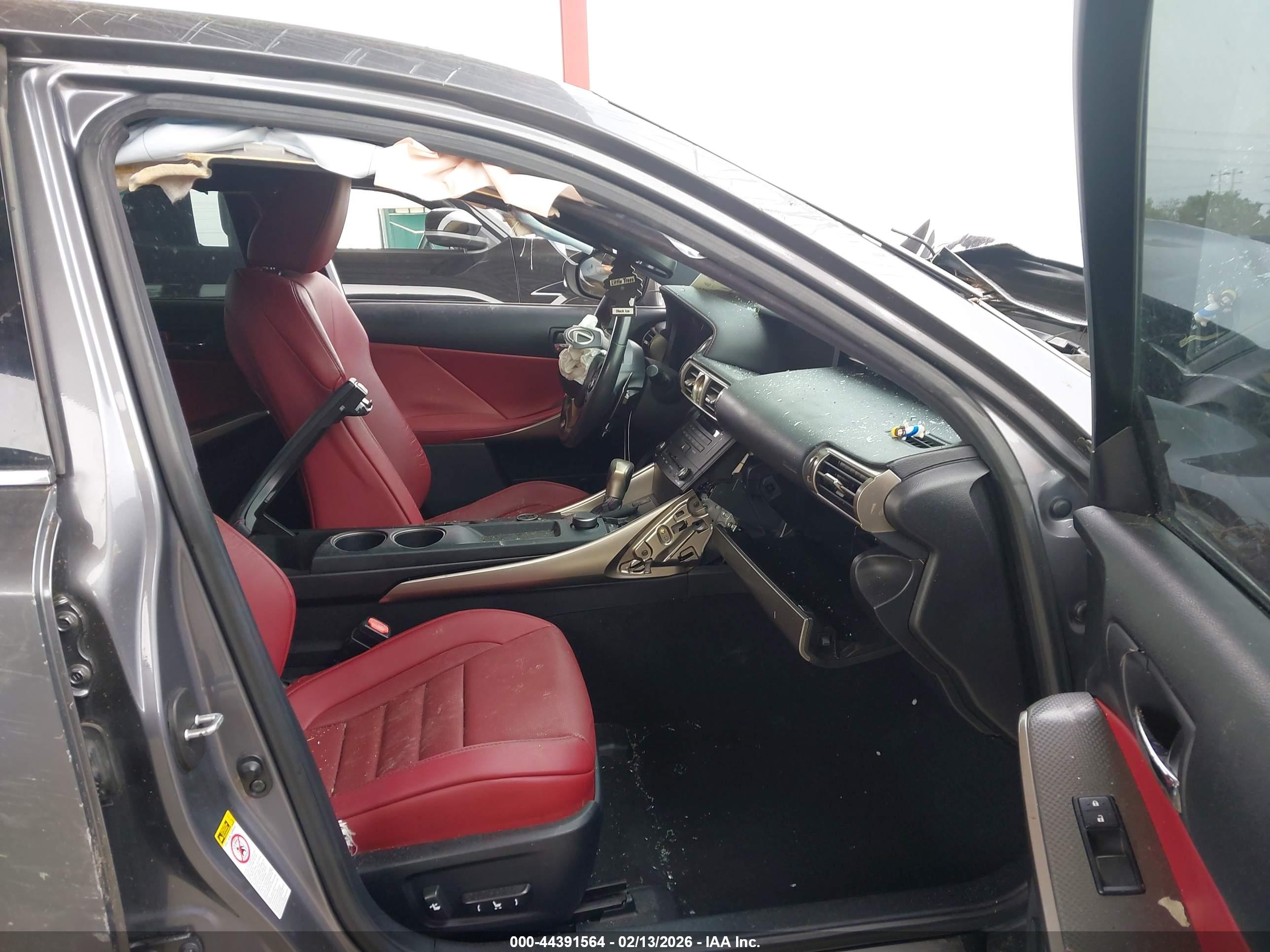 LEXUS IS image 5