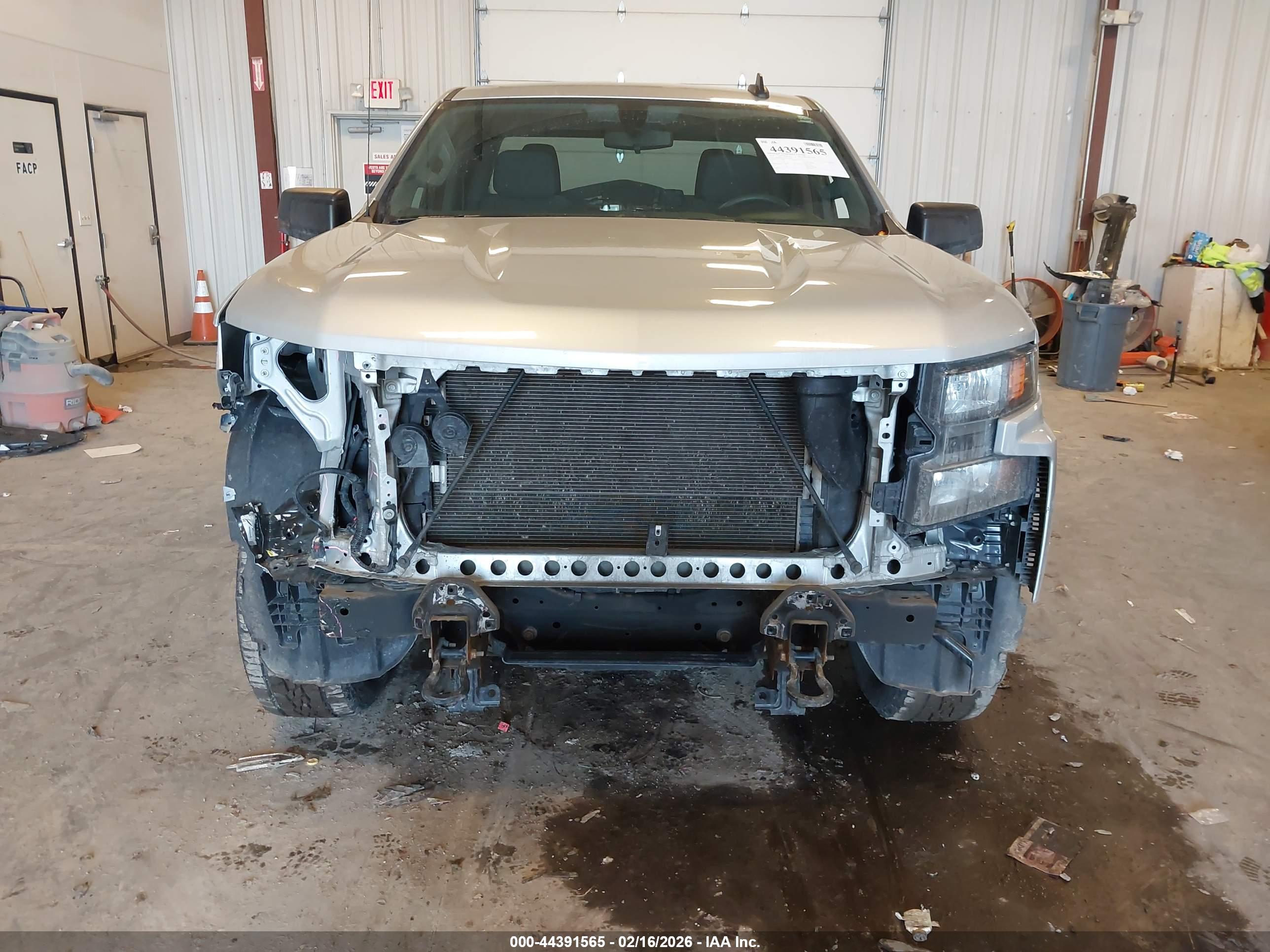 CHEVROLET SILVERADO image 6