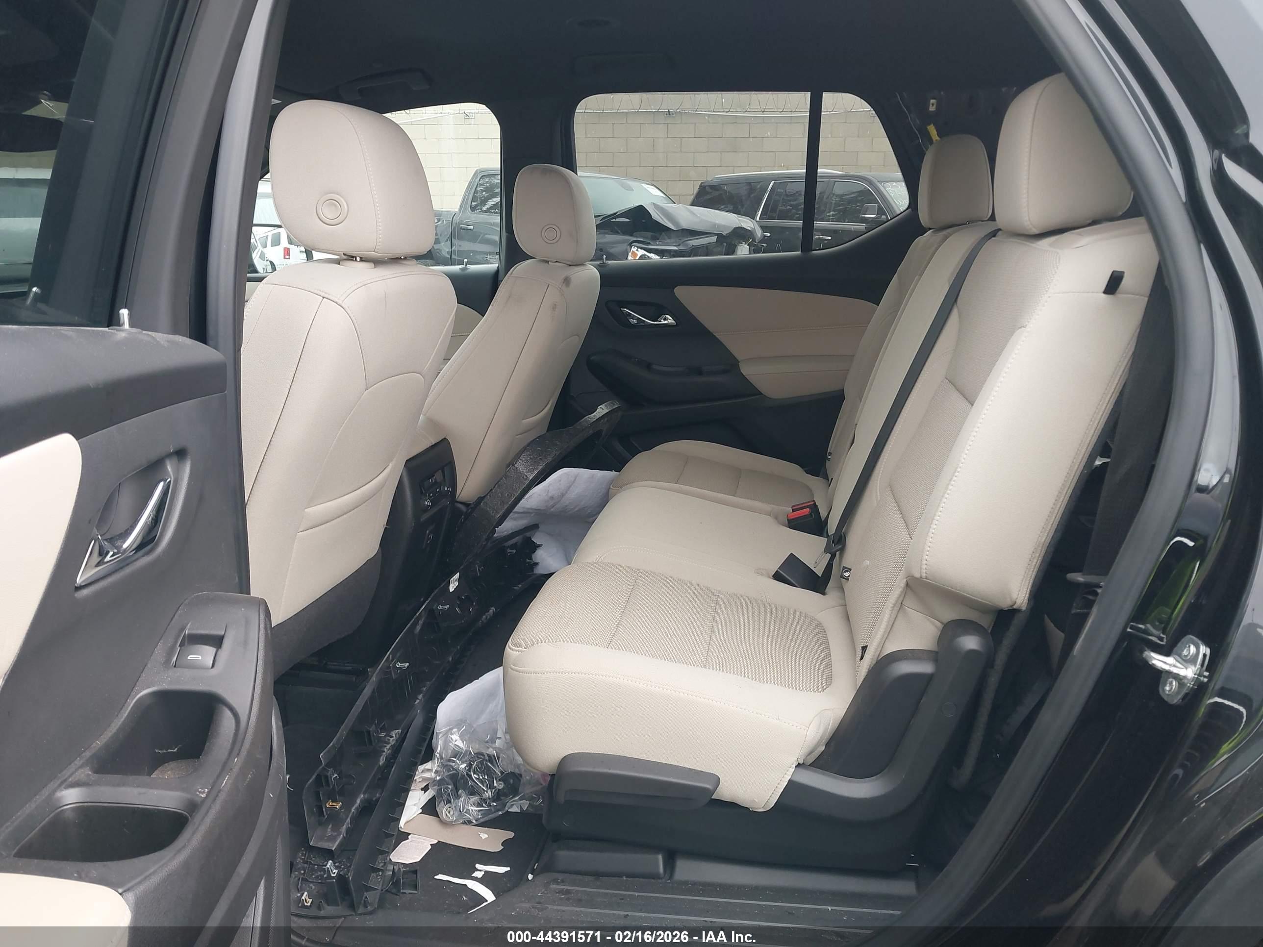 CHEVROLET TRAVERSE image 8