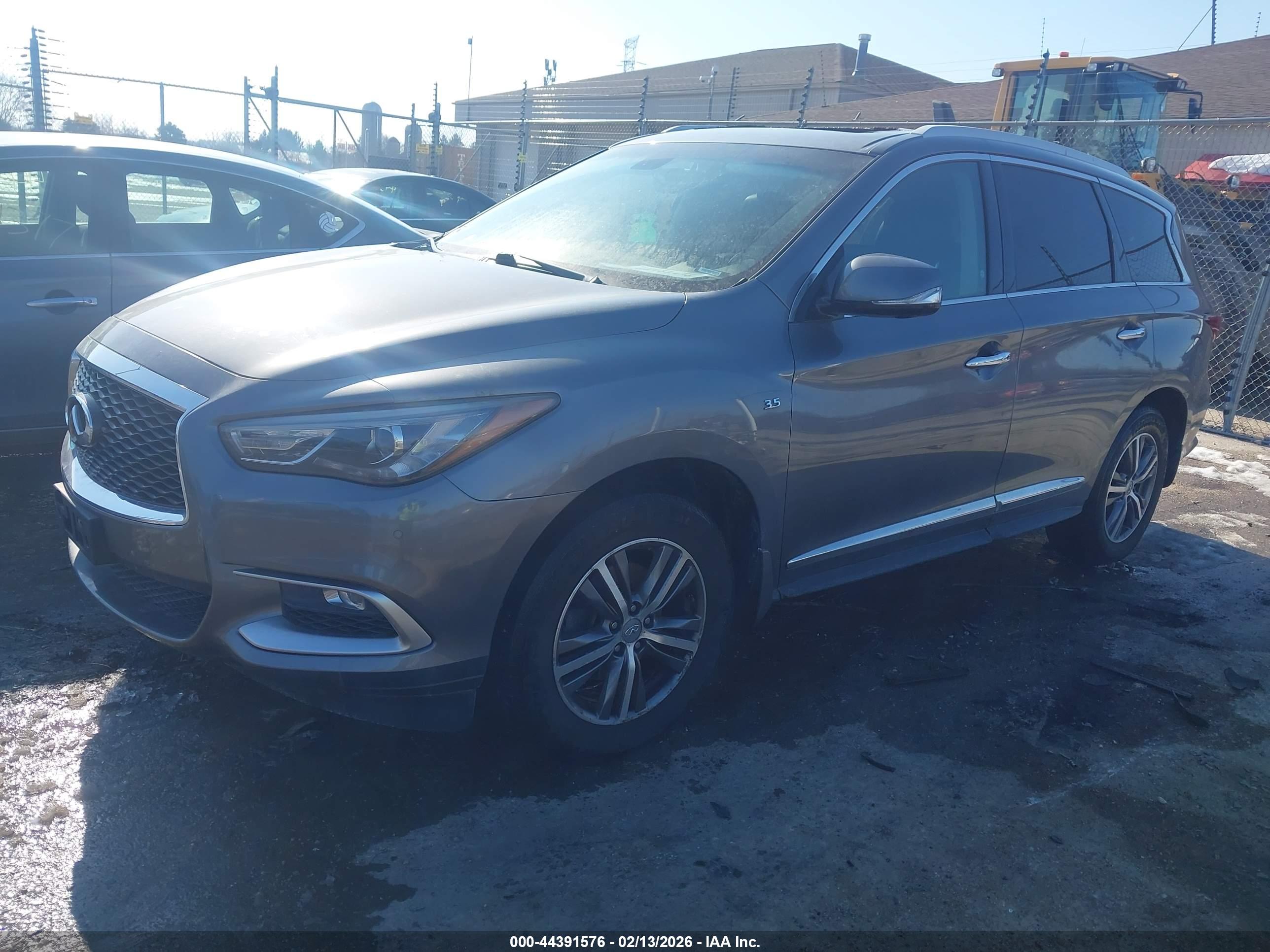 INFINITI QX60 image 2