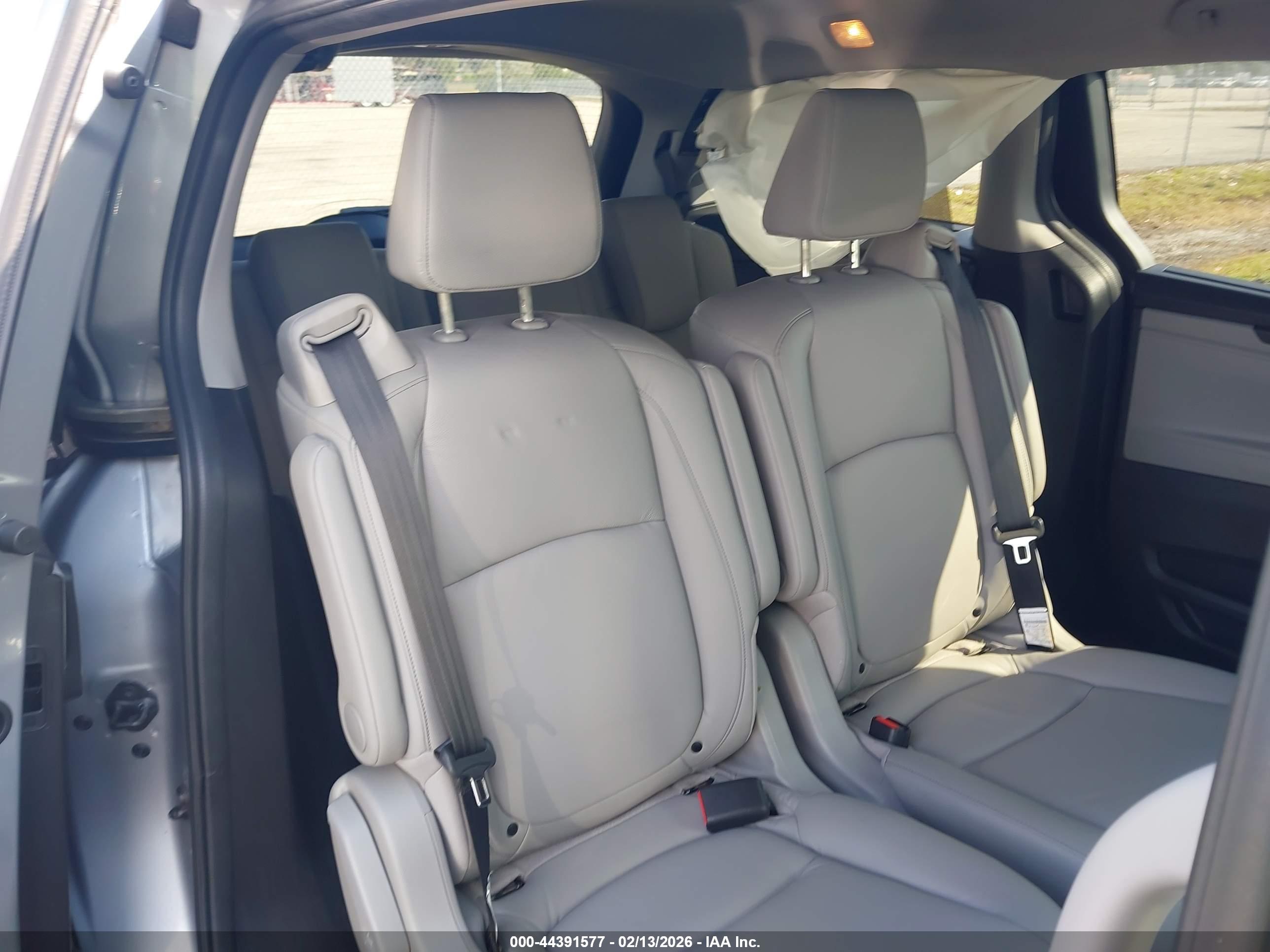 HONDA ODYSSEY image 8