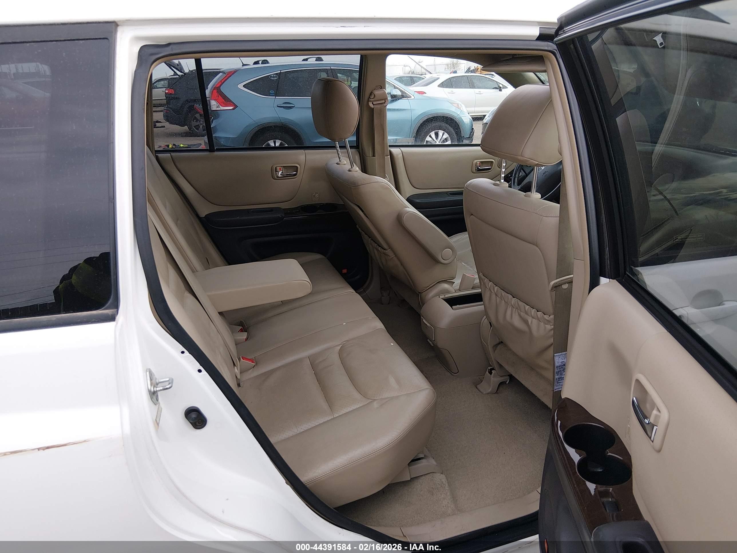 TOYOTA HIGHLANDER image 8