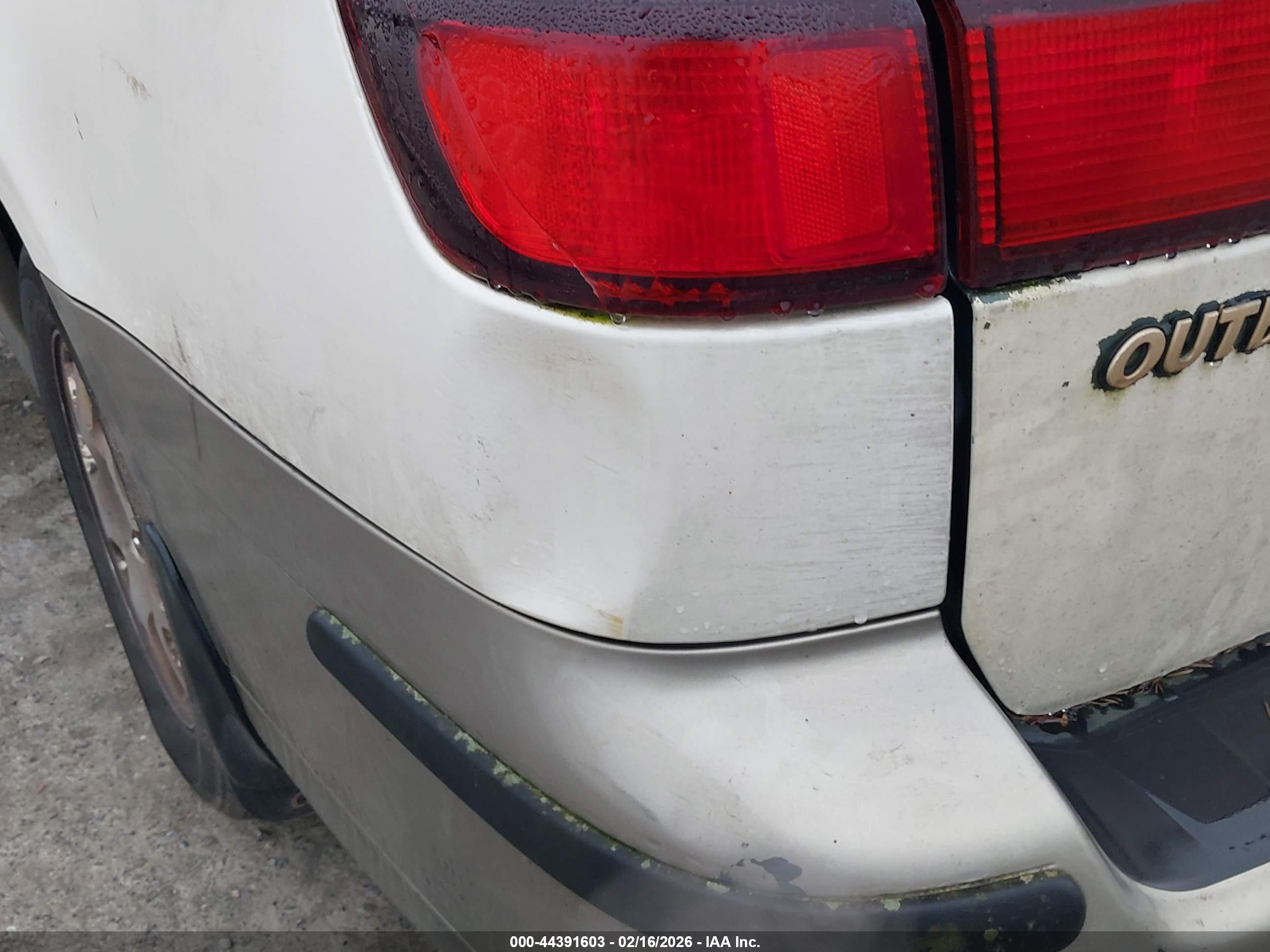 SUBARU OUTBACK image 6