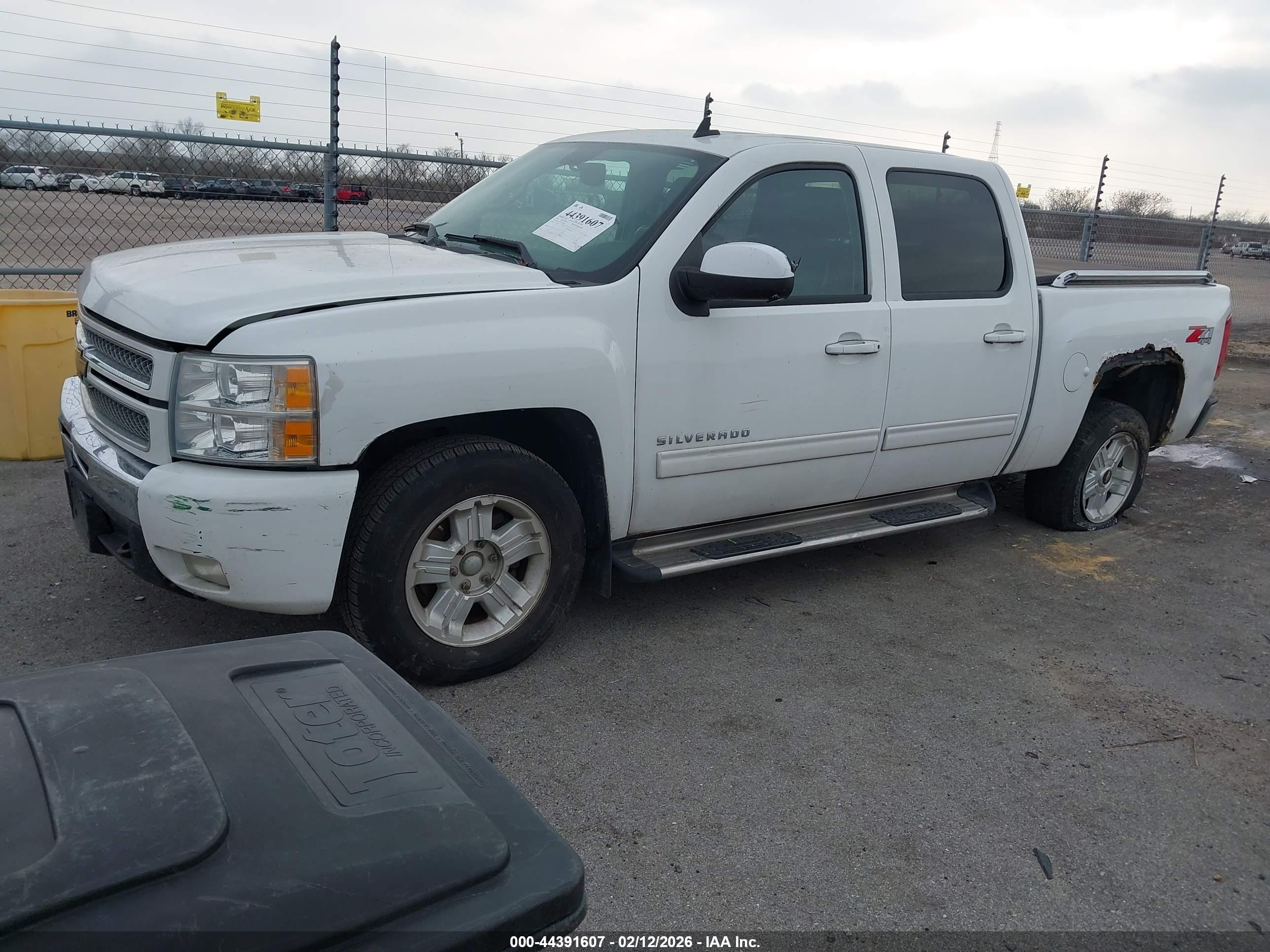 CHEVROLET SILVERADO image 2