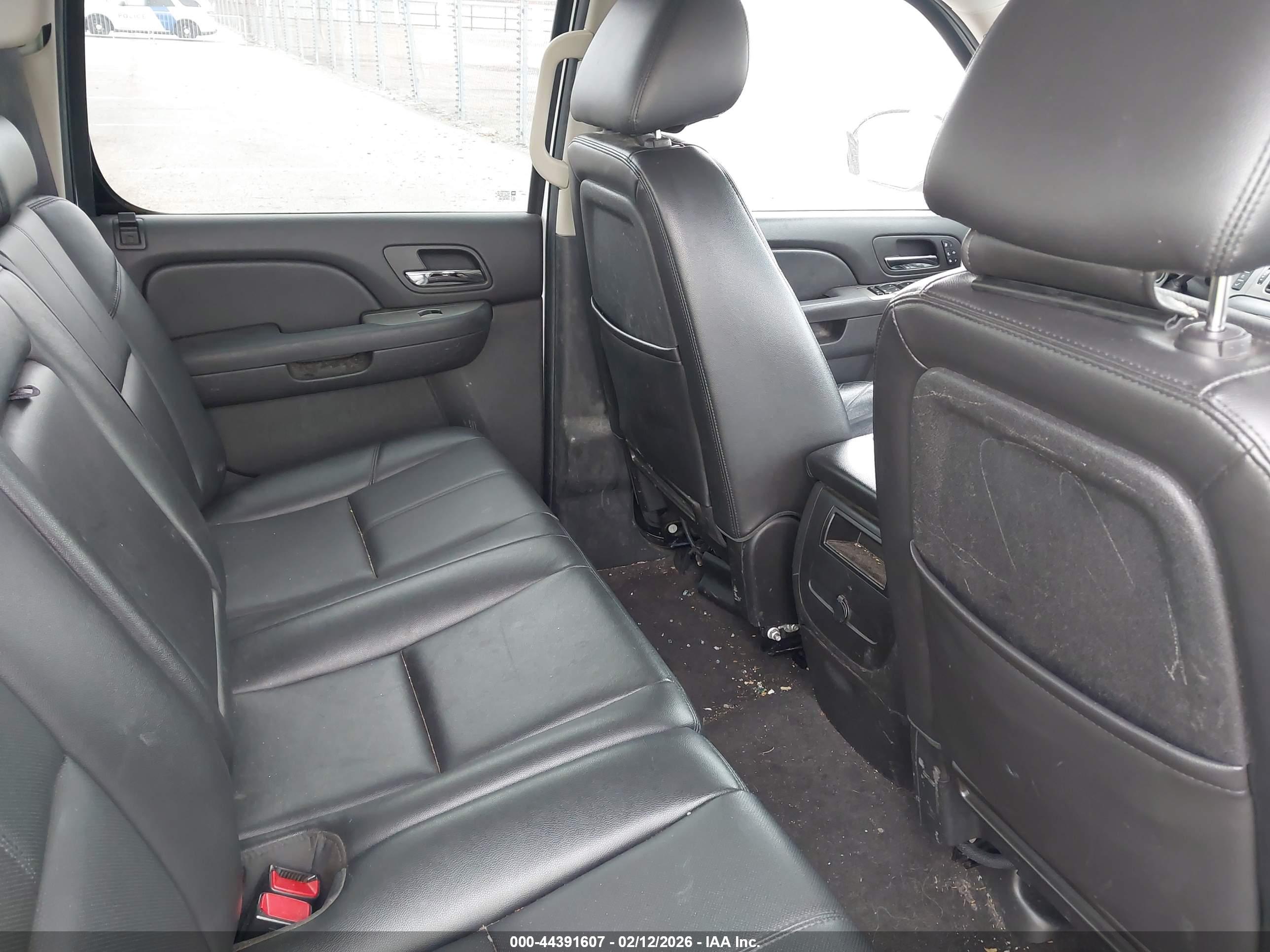 CHEVROLET SILVERADO image 8