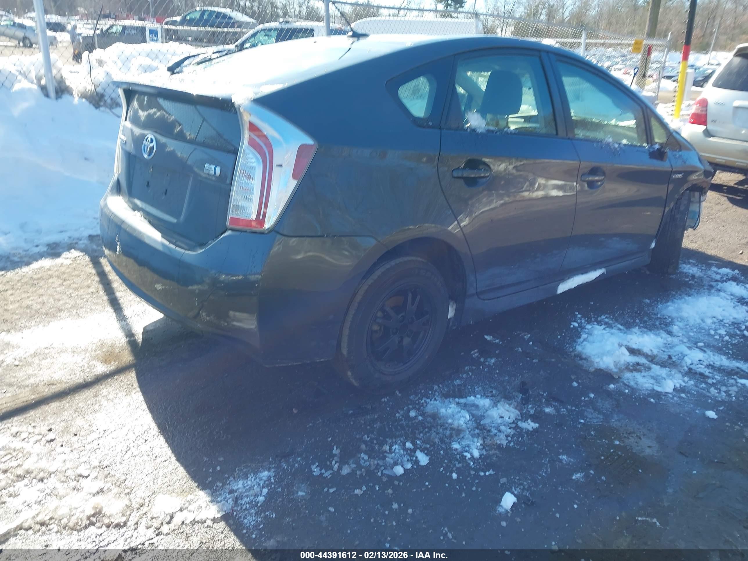 TOYOTA PRIUS image 4
