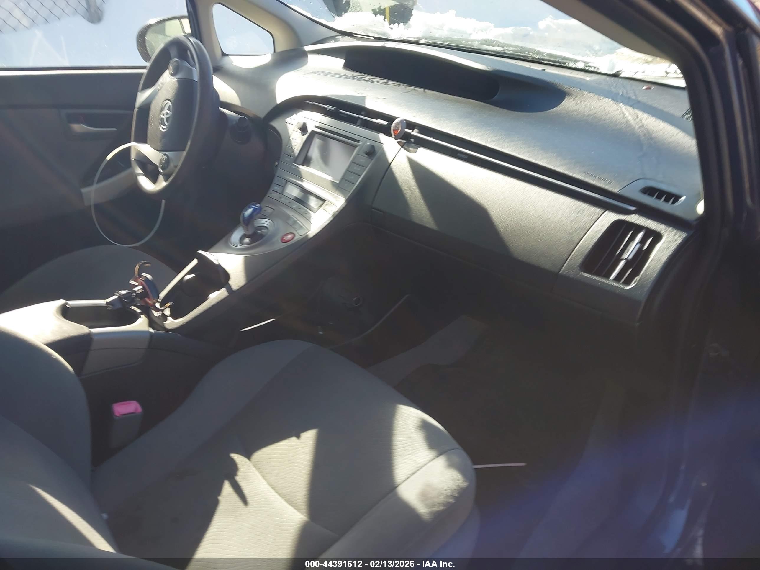TOYOTA PRIUS image 5